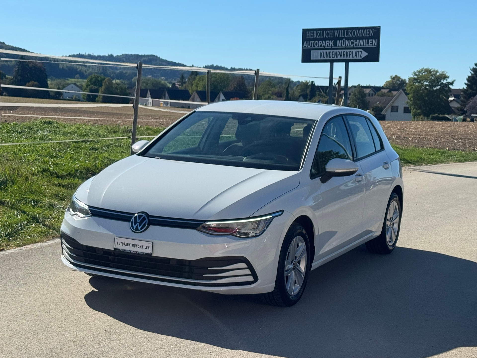 VW Golf 1.0 eTSI mHEV ACTLife DSG-image-0
