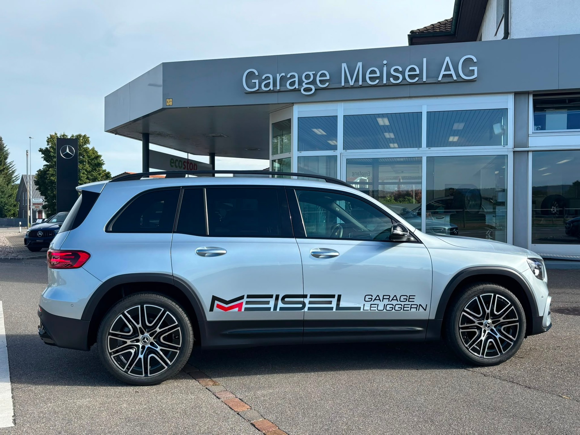 MERCEDES-BENZ GLB 220 AMG-Line 4Matic-image-4