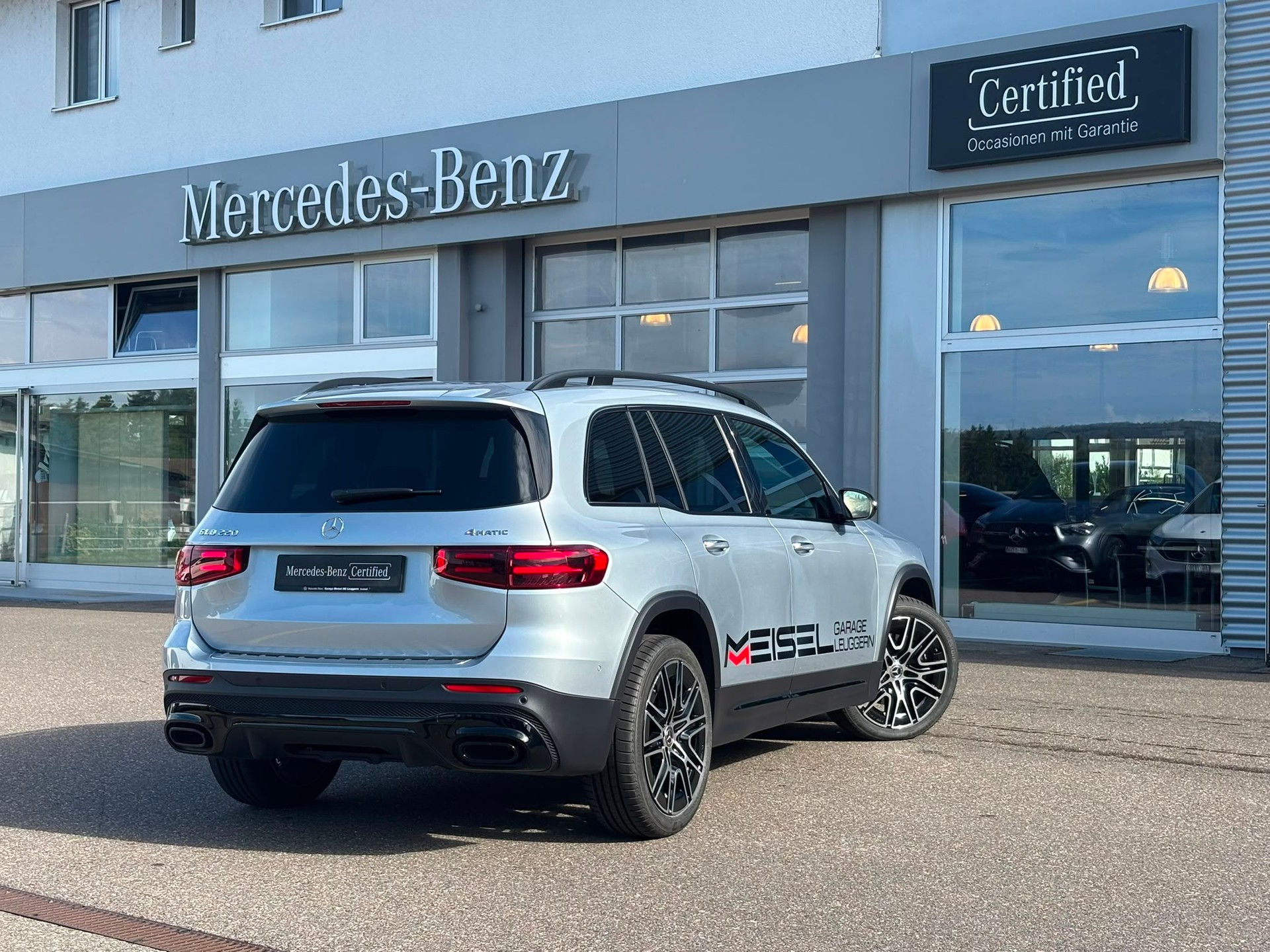 MERCEDES-BENZ GLB 220 AMG-Line 4Matic-image-3
