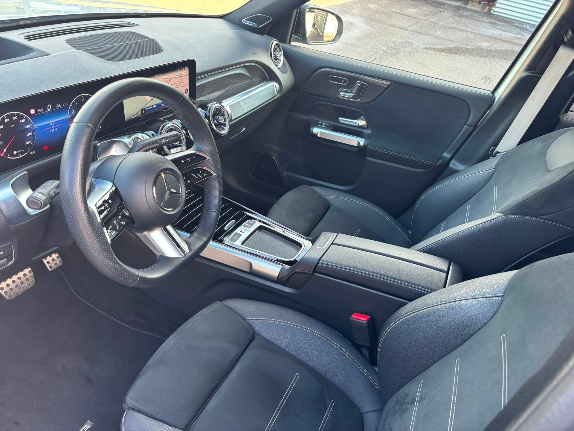 MERCEDES-BENZ GLB 220 AMG-Line 4Matic-image-6