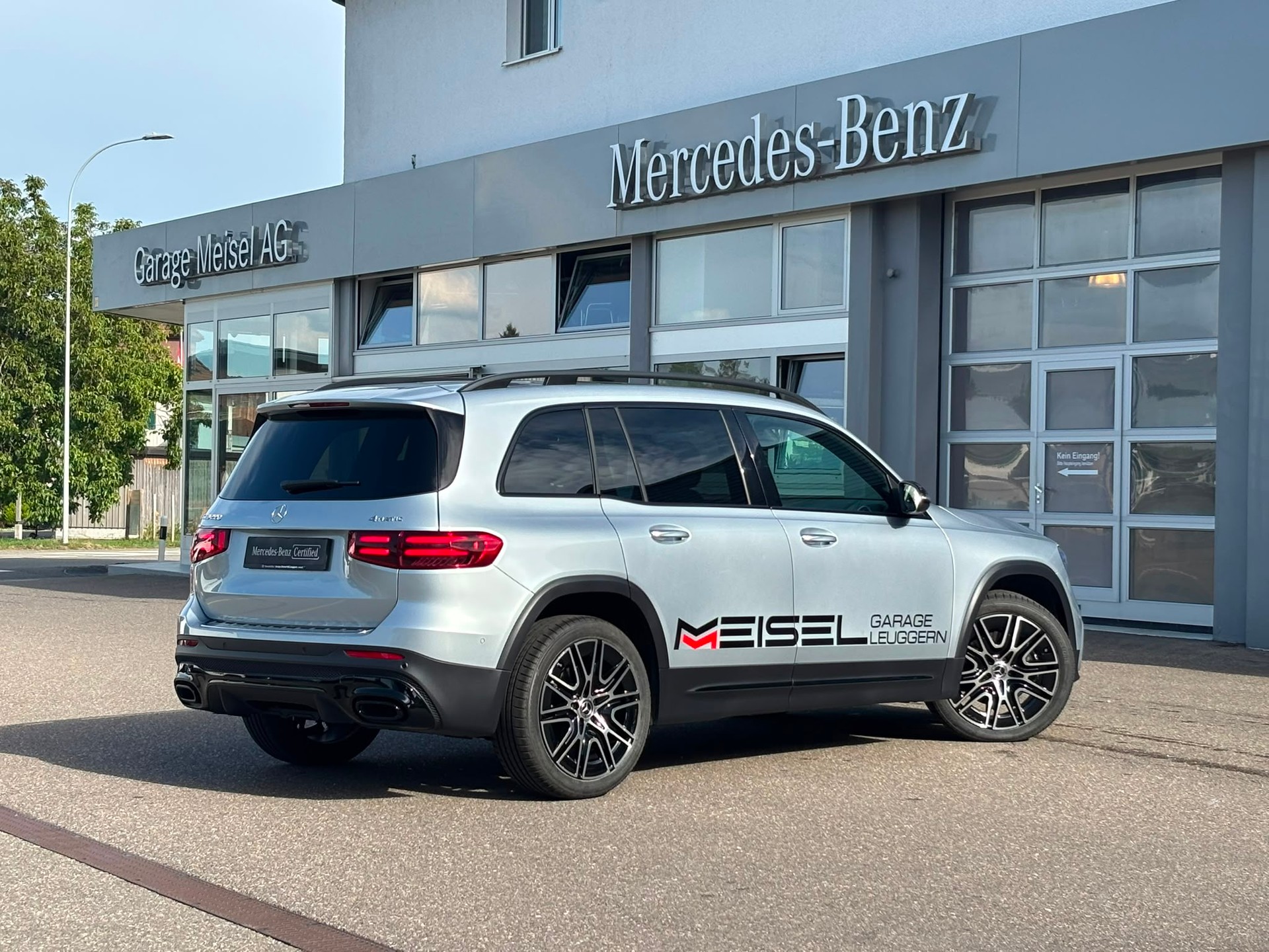MERCEDES-BENZ GLB 220 AMG-Line 4Matic-image-2