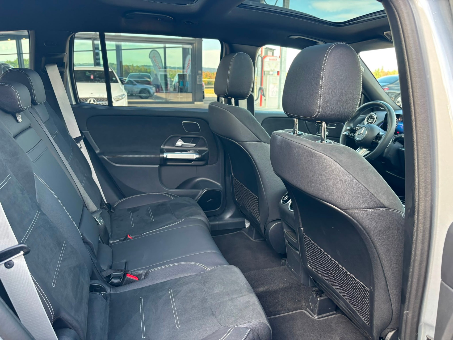 MERCEDES-BENZ GLB 220 AMG-Line 4Matic-image-9