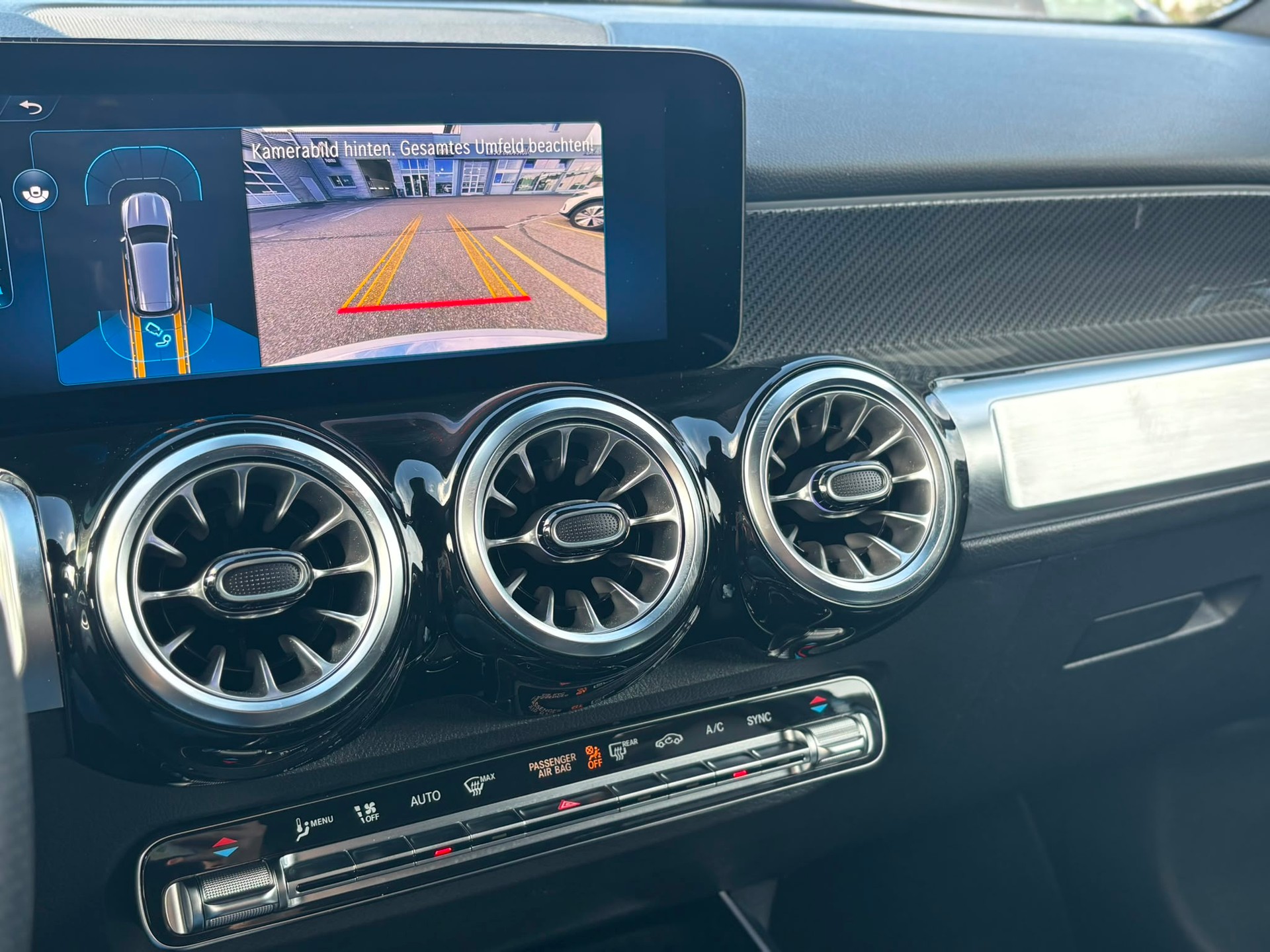 MERCEDES-BENZ GLB 220 AMG-Line 4Matic-image-11