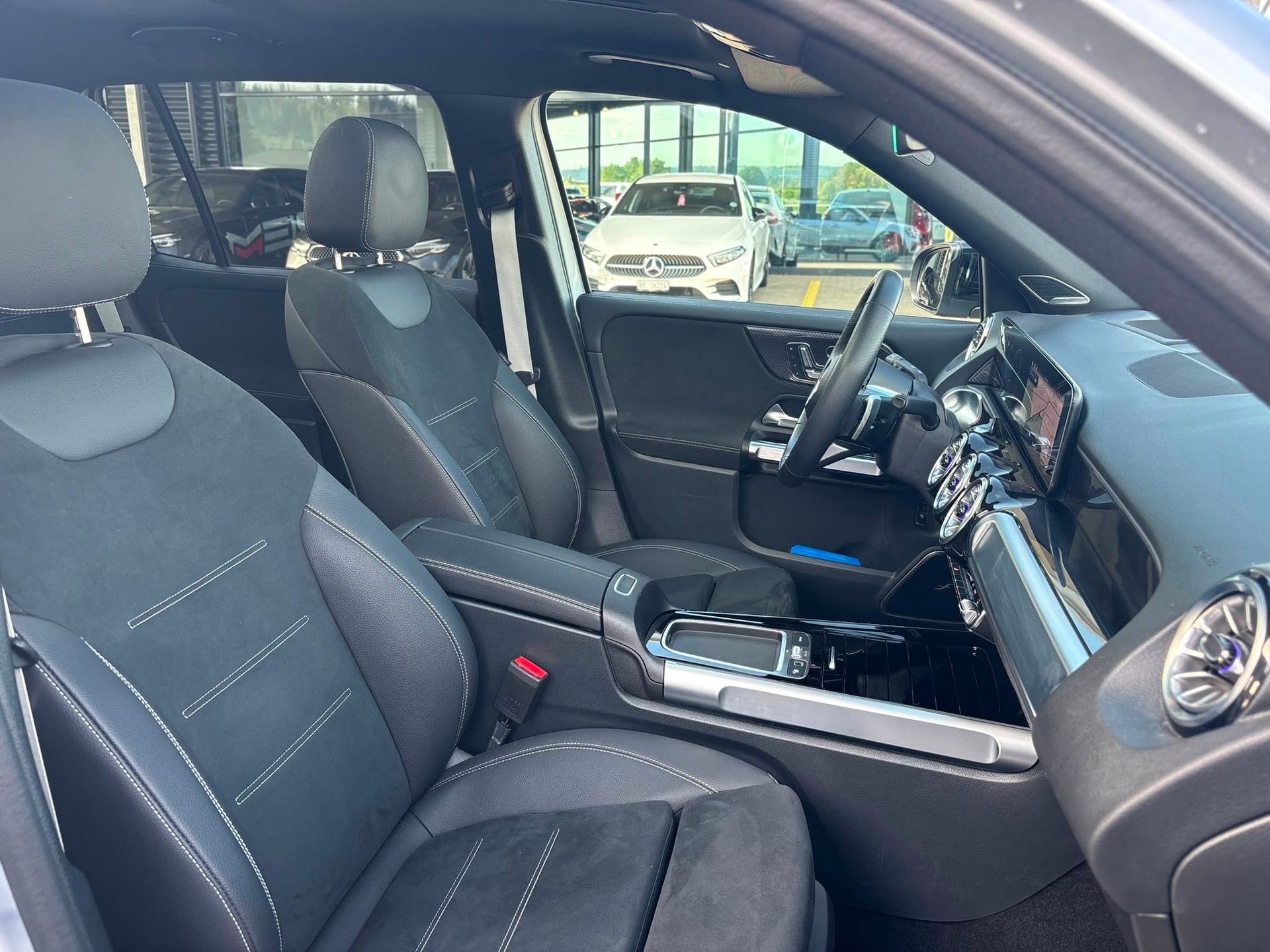 MERCEDES-BENZ GLB 220 AMG-Line 4Matic-image-8