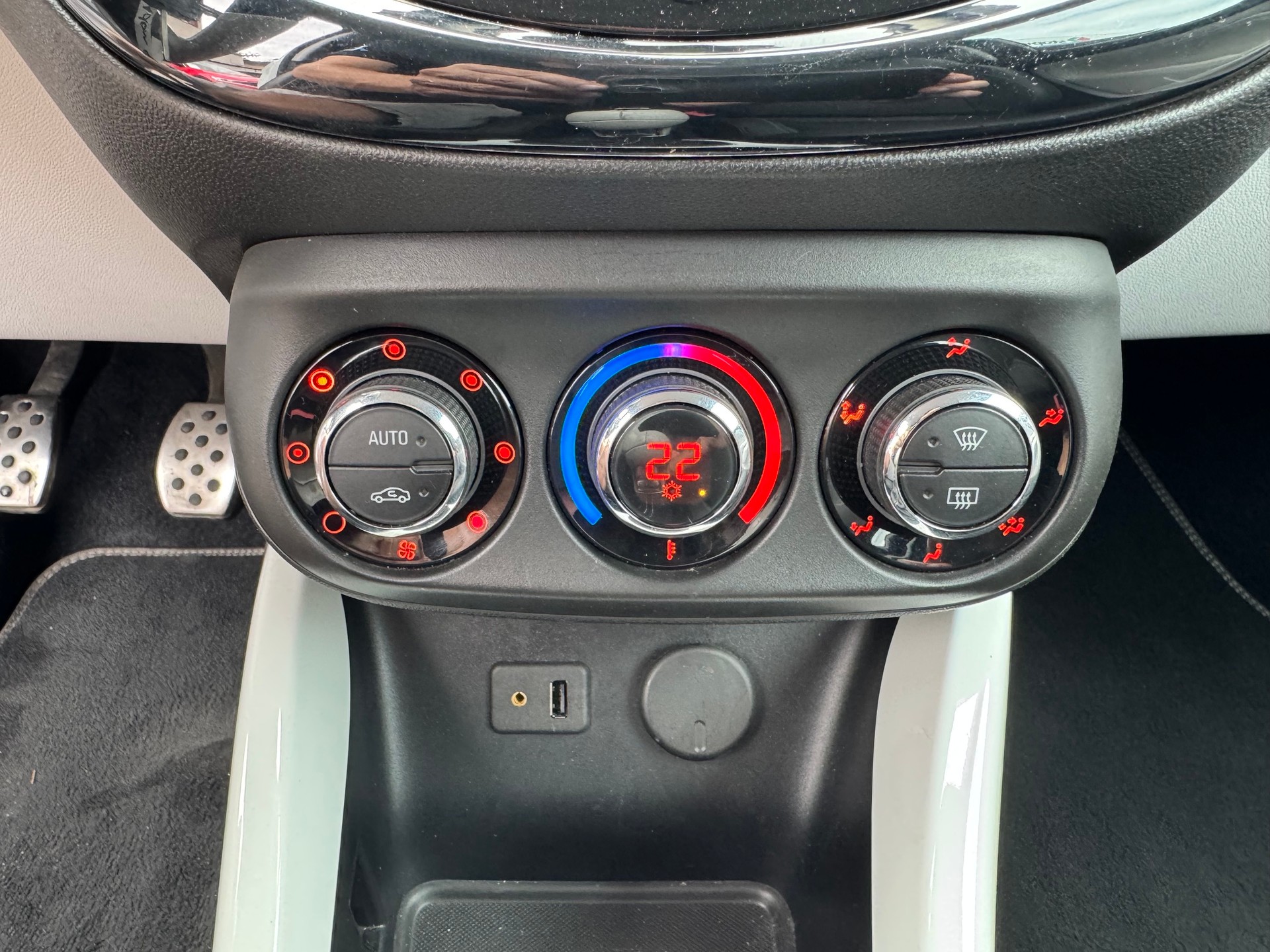 OPEL Adam 1.4 ecoFLEX White Link-image-12