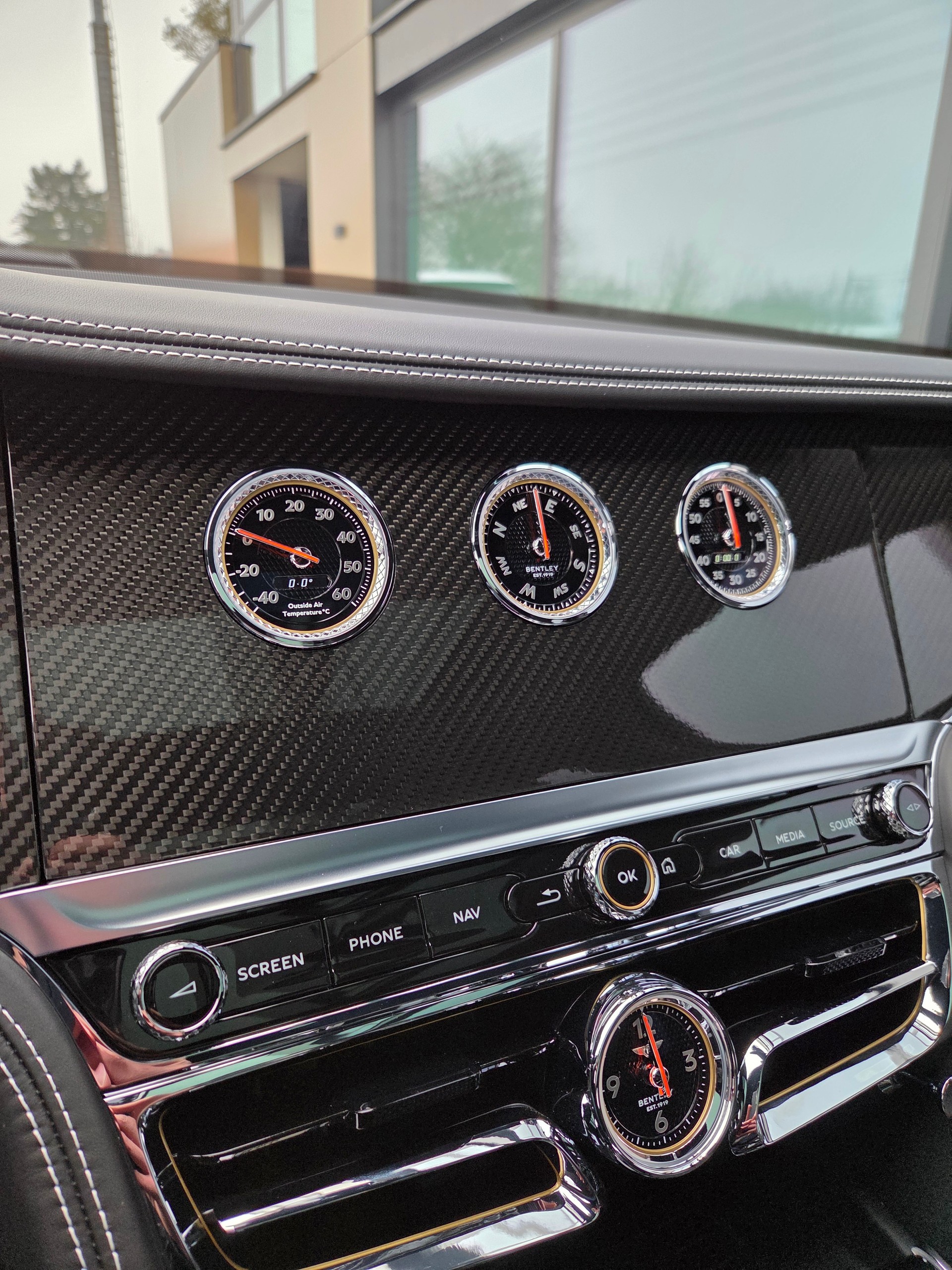 BENTLEY Flying Spur 4.0 V8-image-8