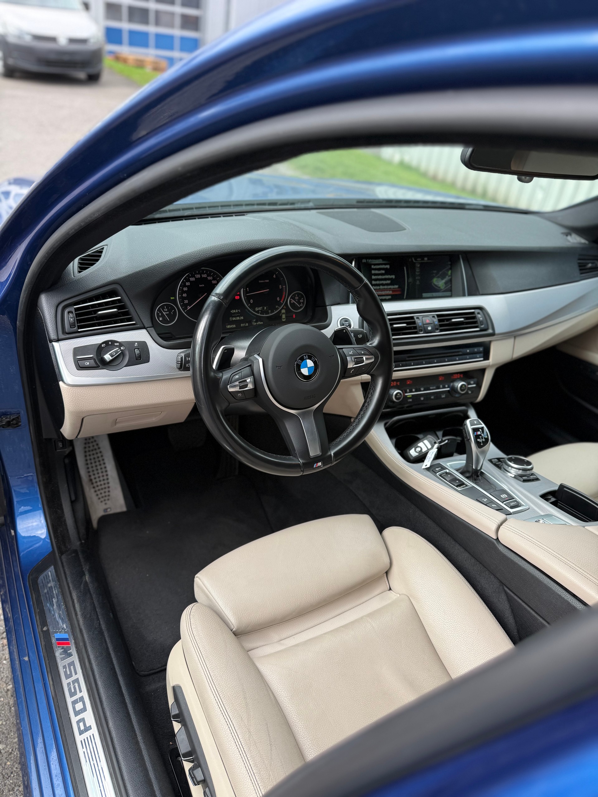 BMW M550d xDrive Steptronic-image-6
