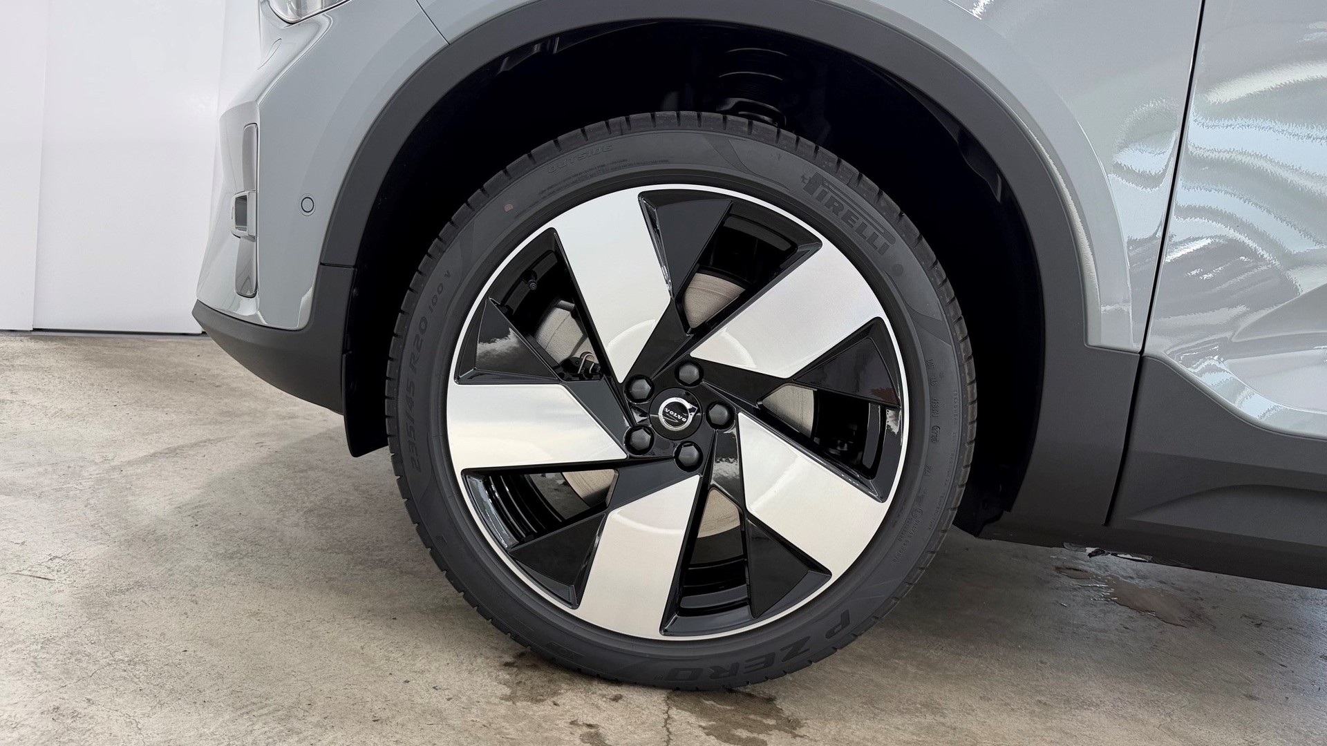 VOLVO EX40 Twin Performance Ultra AW-image-8