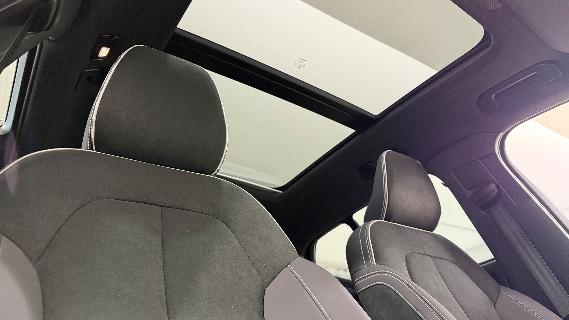 VOLVO EX40 Twin Performance Ultra AW-image-12