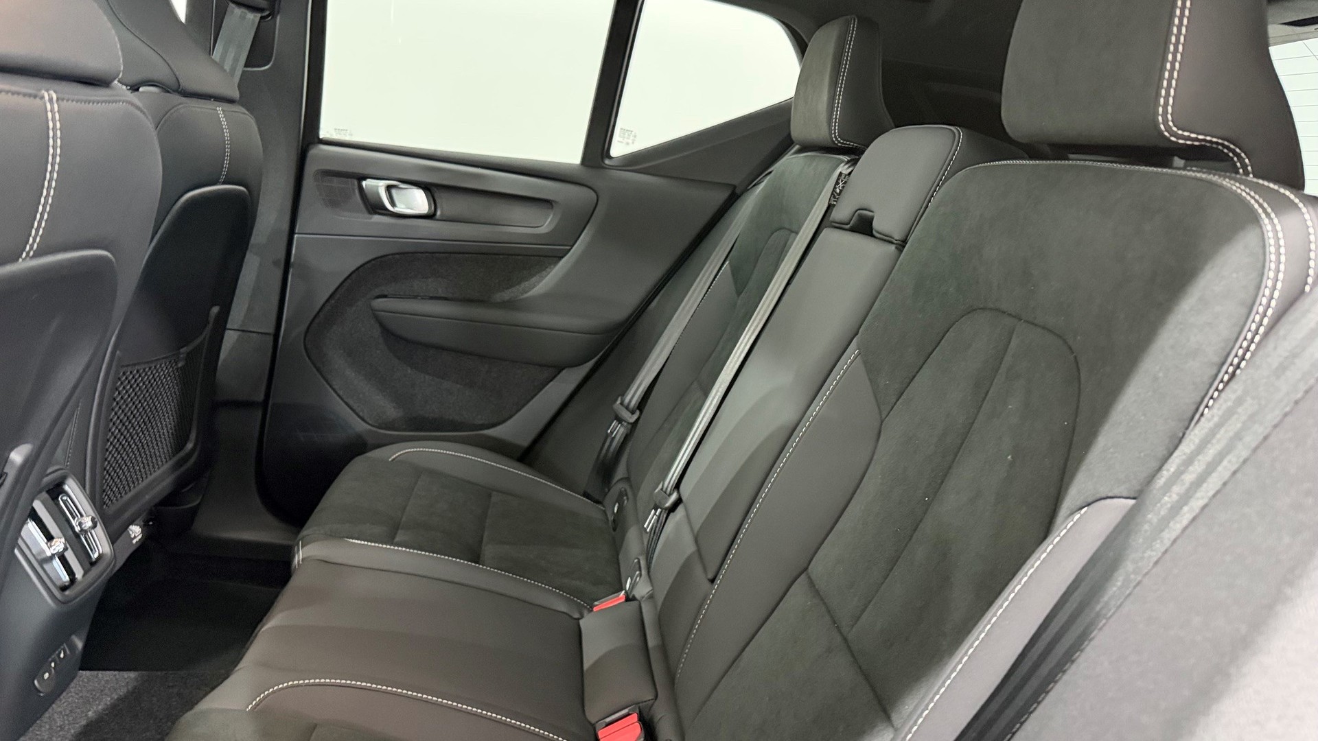 VOLVO EX40 Twin Performance Ultra AW-image-5