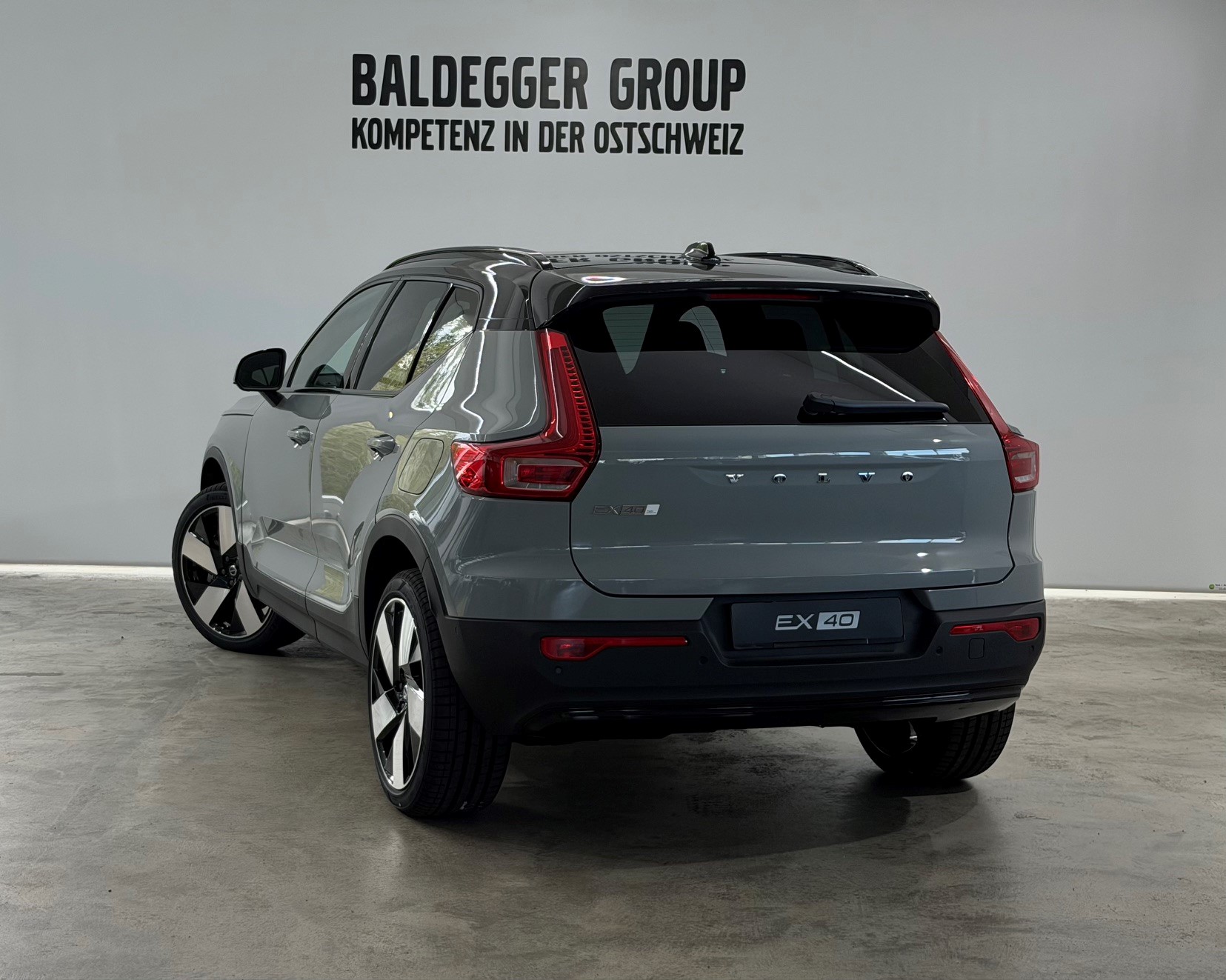VOLVO EX40 Twin Performance Ultra AW-image-1