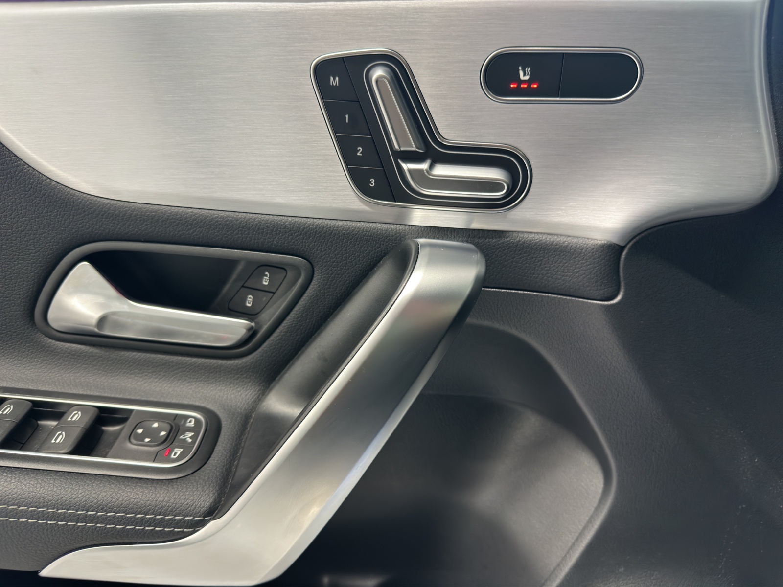 MERCEDES-BENZ A AMG 35 4Matic 8G-DCT-image-12