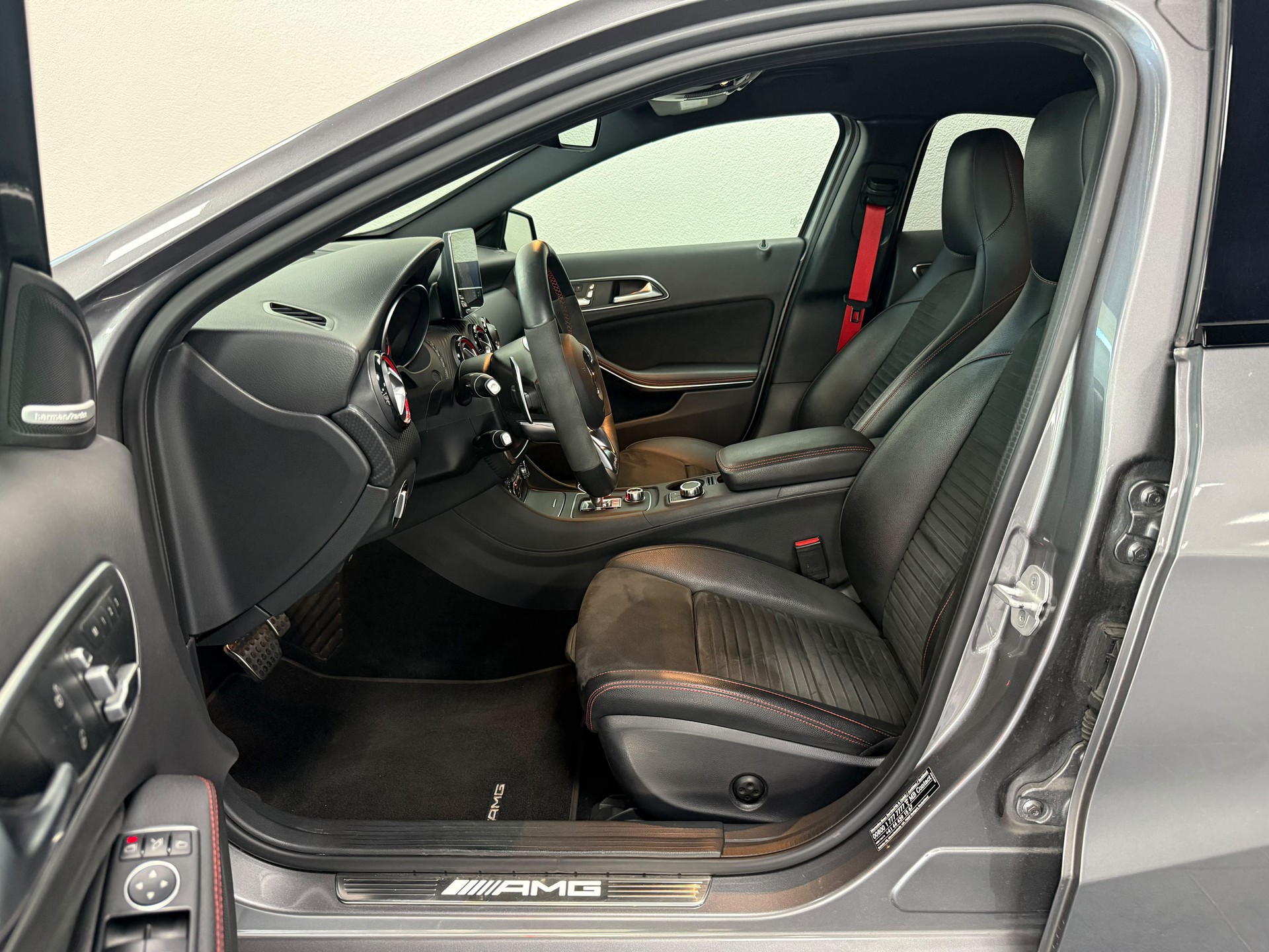 MERCEDES-BENZ A 45 AMG 4Matic Speedshift 7G-DCT-image-9