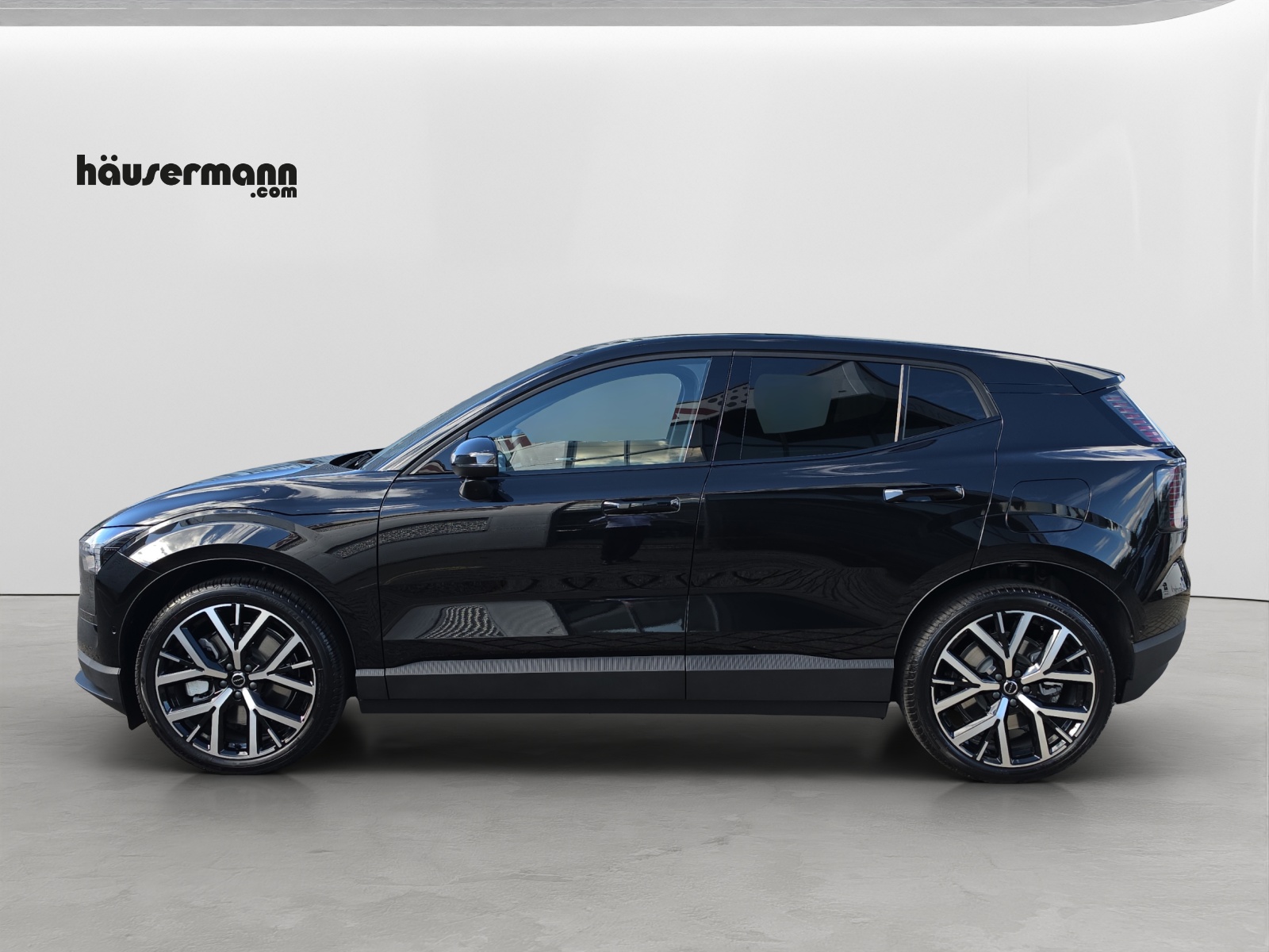 VOLVO EX30 E60 Twin Ultra Performance Sw. Black Ed. AWD-image-2