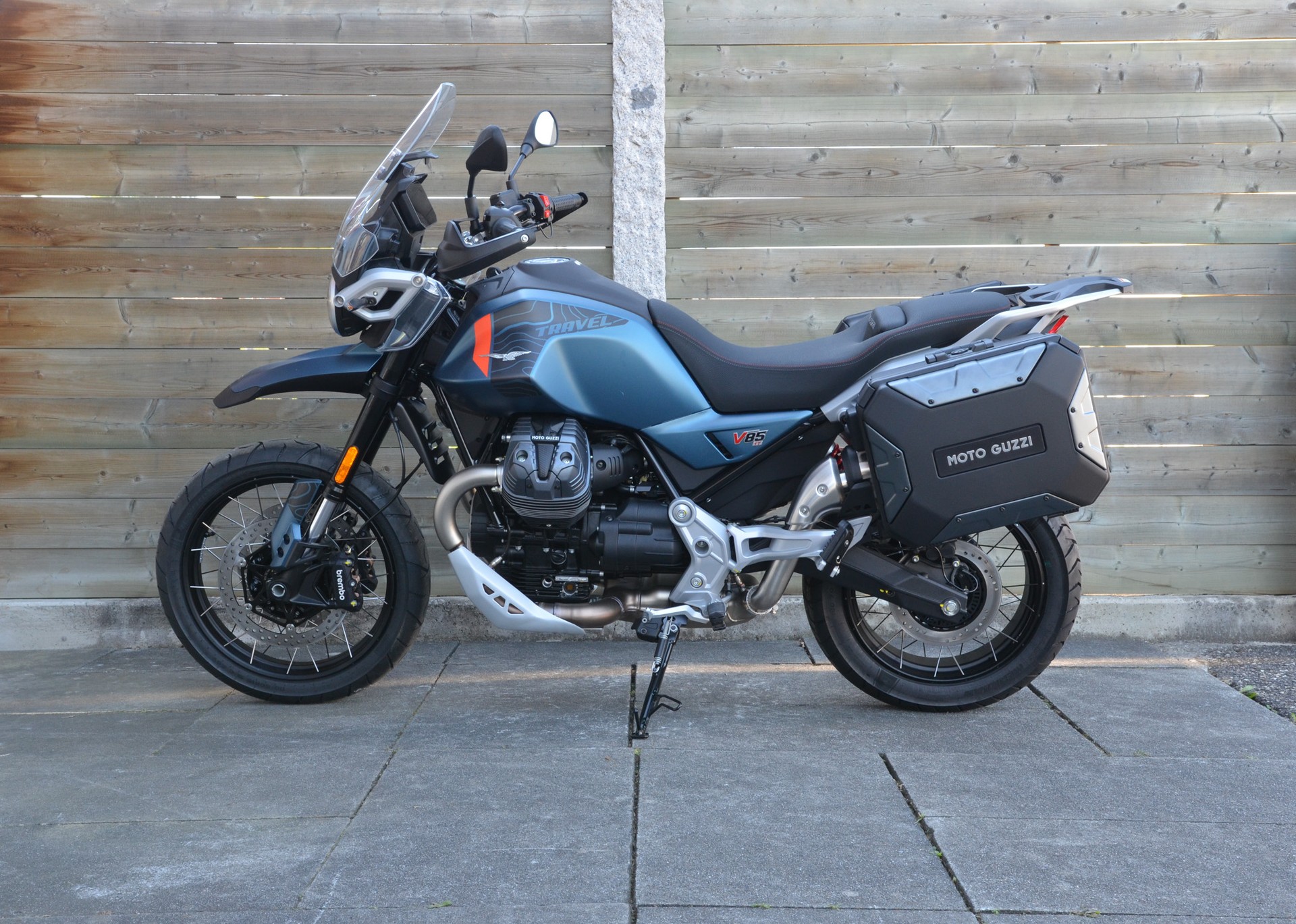 MOTO GUZZI V85 TT Travel E5+-showroom-element-2