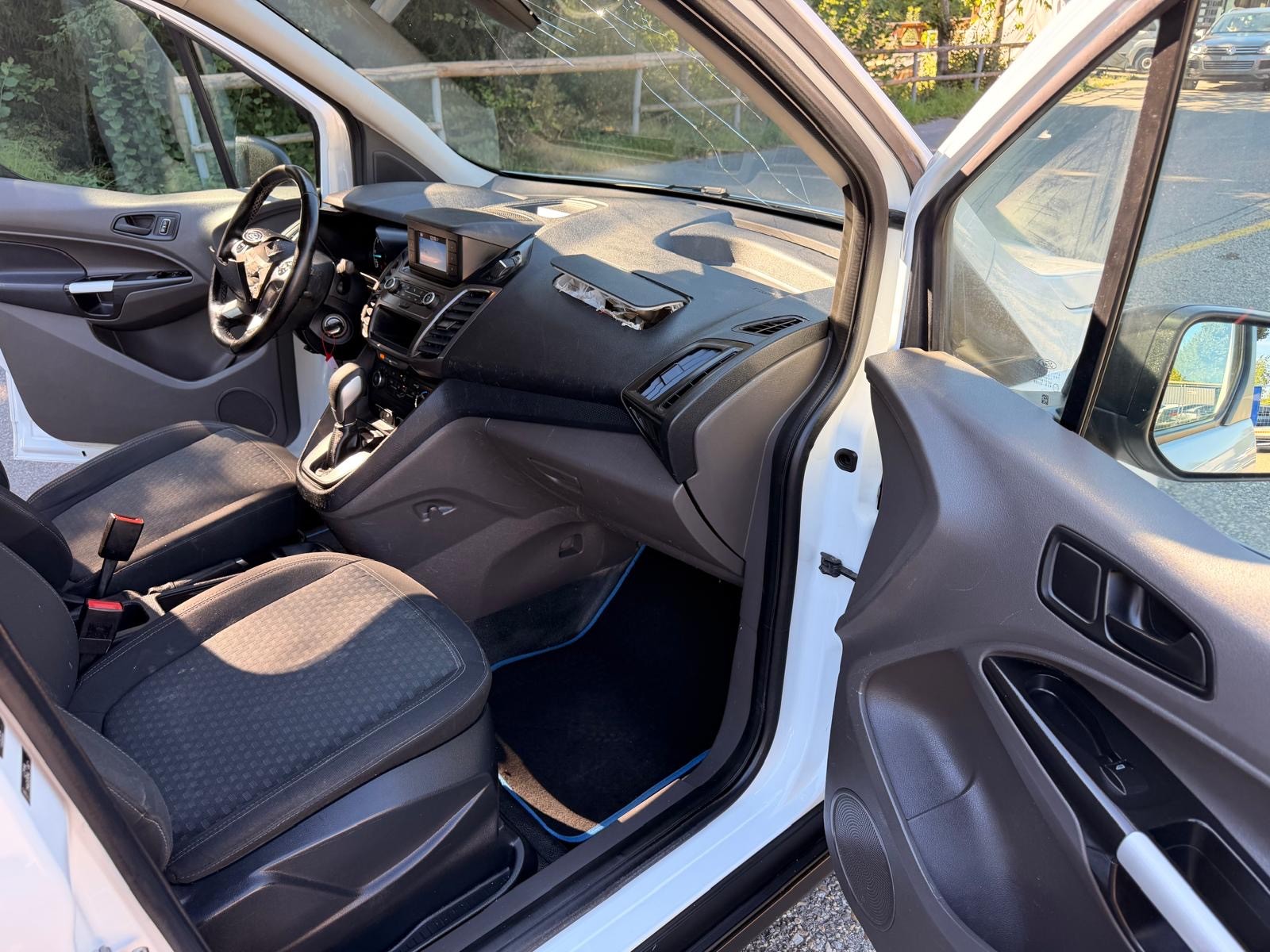 FORD Transit Connect DC T240 1.5 EcoBlue Trend Automat-image-12