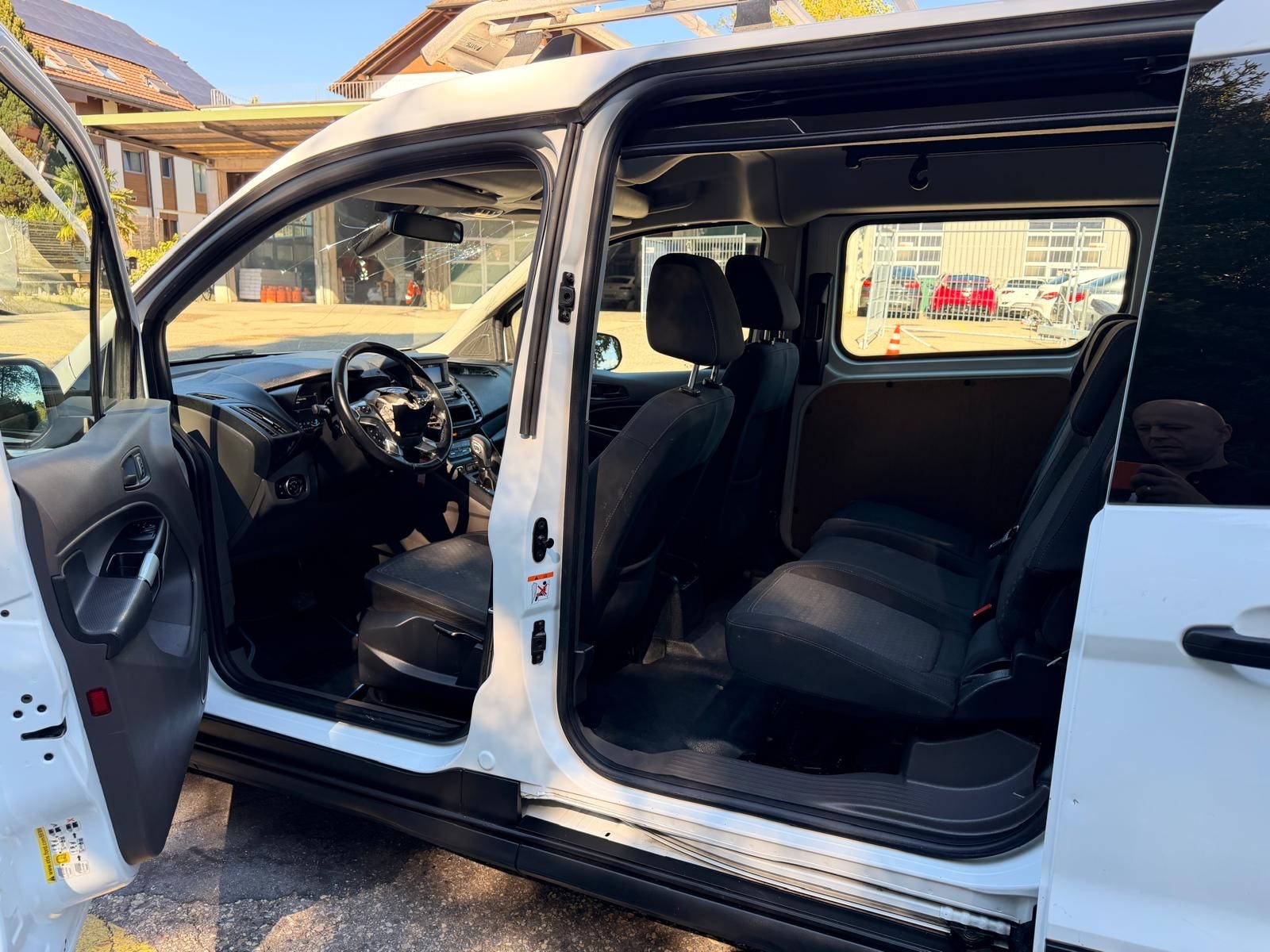 FORD Transit Connect DC T240 1.5 EcoBlue Trend Automat-image-9