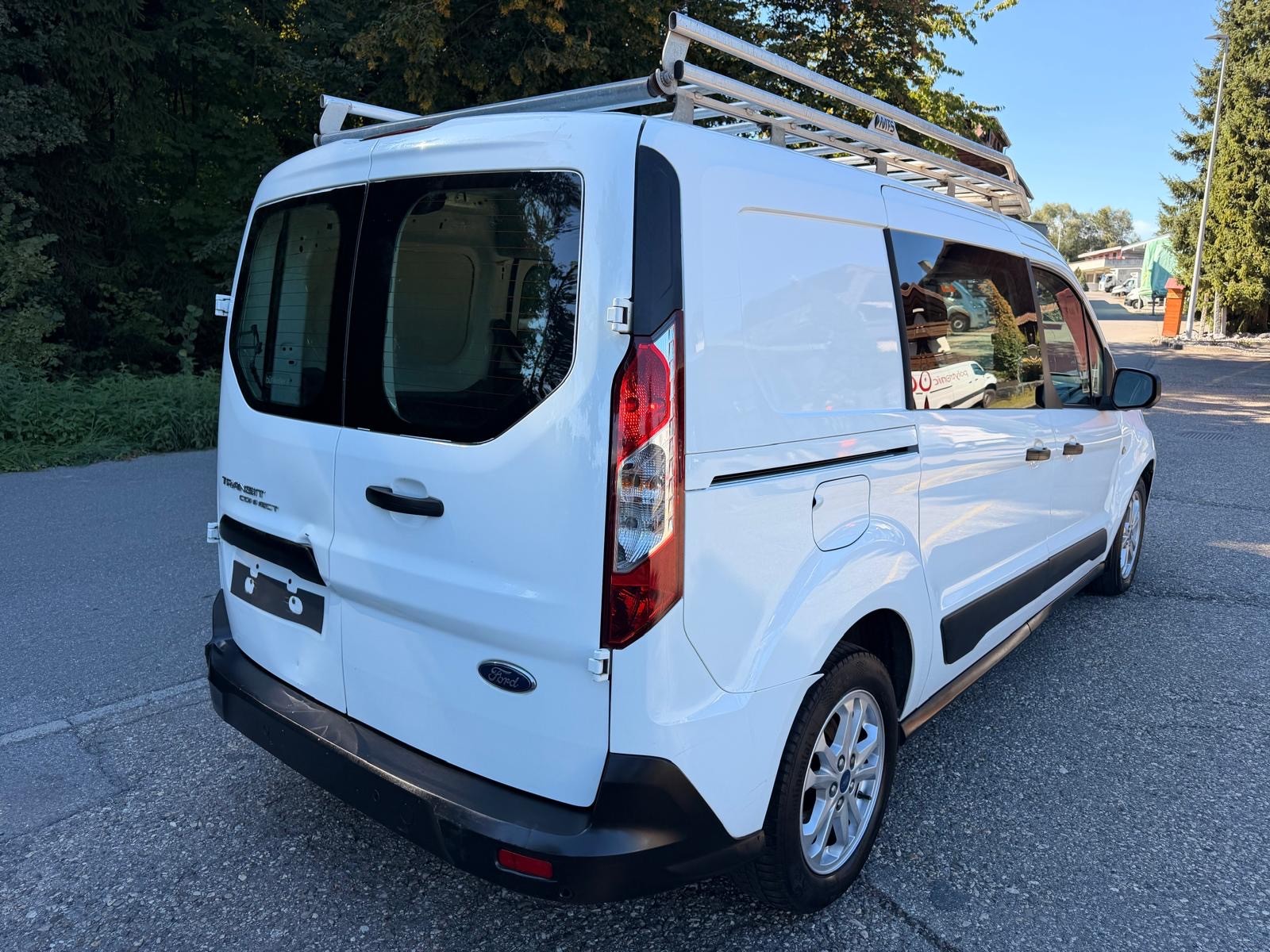 FORD Transit Connect DC T240 1.5 EcoBlue Trend Automat-image-4