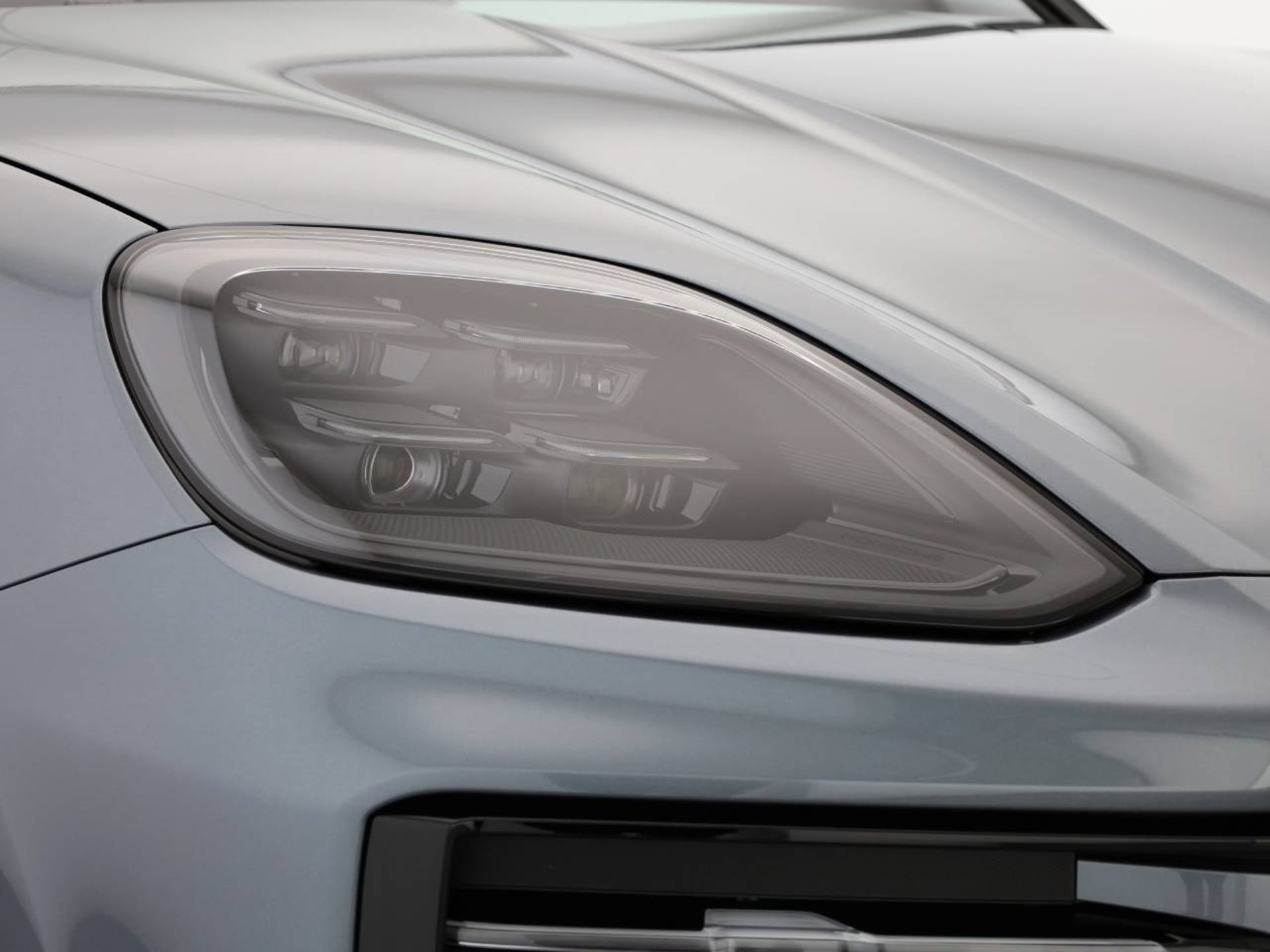 PORSCHE Cayenne S E-Hybrid Black Edition-image-7