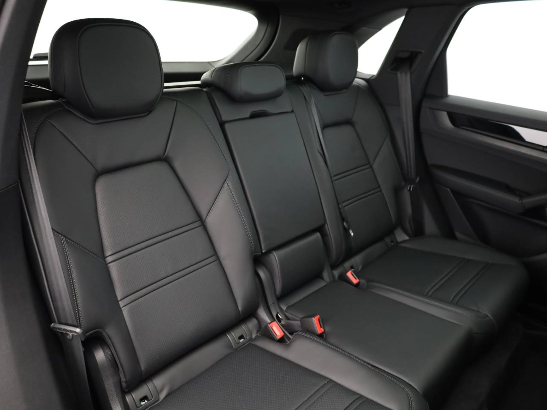 PORSCHE Cayenne S E-Hybrid Black Edition-image-19