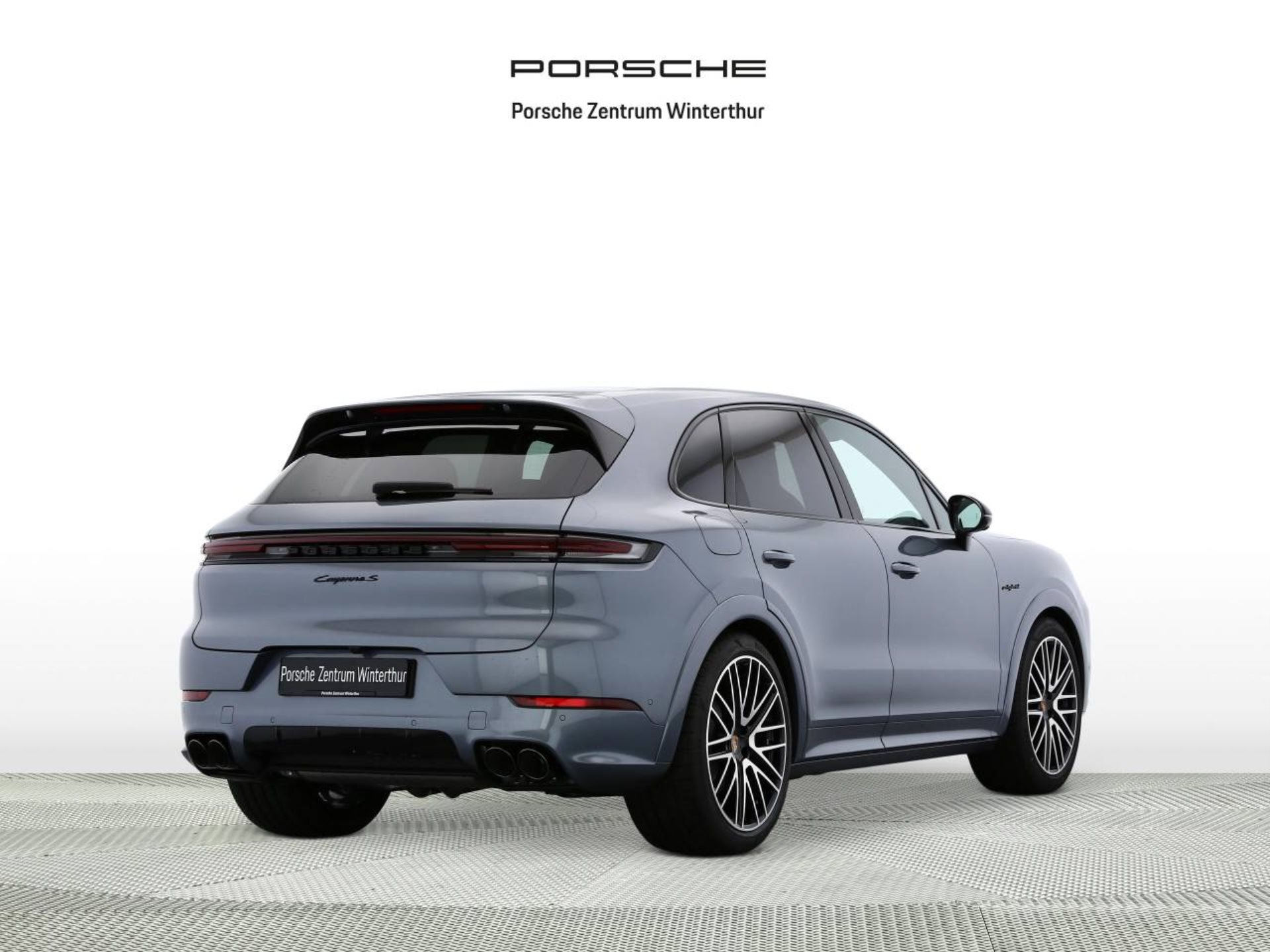 PORSCHE Cayenne S E-Hybrid Black Edition-image-2