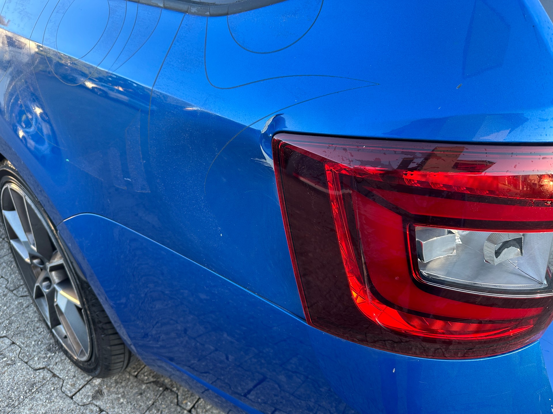 SKODA Octavia Combi 2.0 TDI RS 4x4 DSG-image-7
