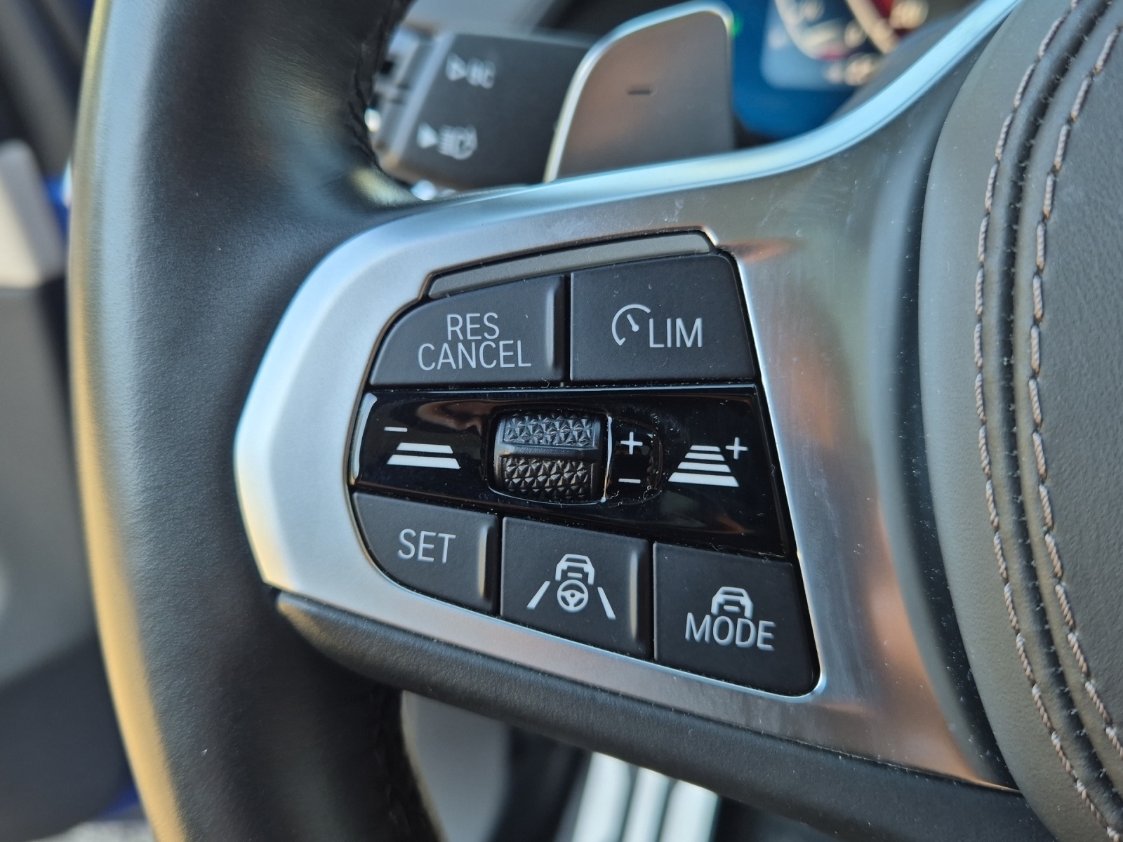 BMW X6 40i xDrive-image-19