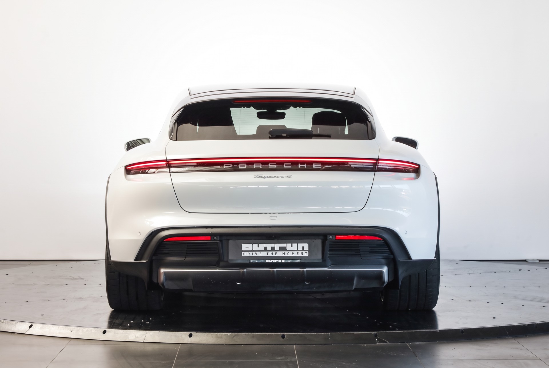 PORSCHE Taycan 4 Cross Turismo Performance Battery Plus / Pack Sport Chrono /-image-2