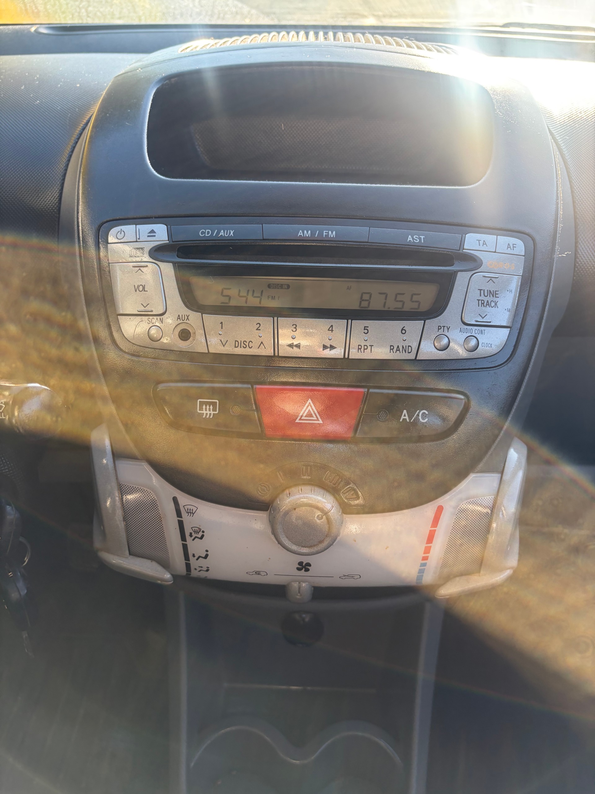 PEUGEOT 107 1.0 City Move 2-Tronic-image-2