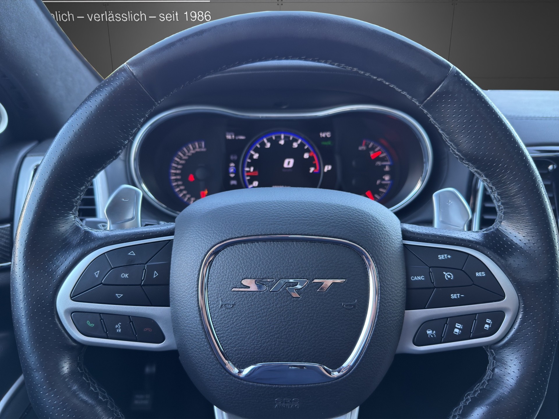 JEEP Grand Cherokee 6.4 V8 HEMI SRT8 Automatic-image-9
