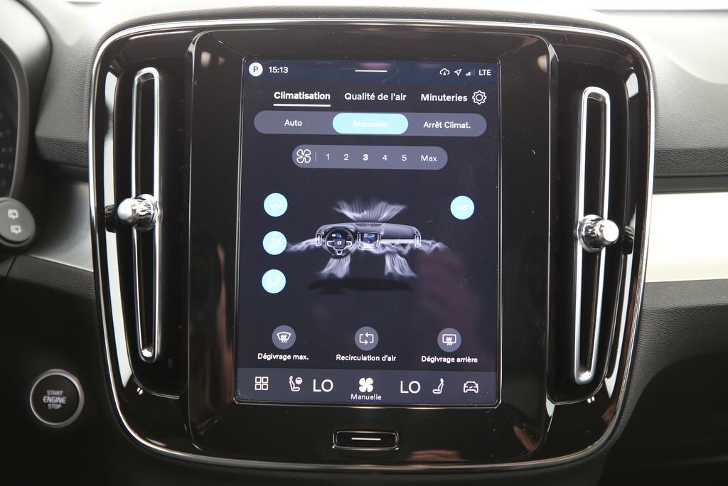 VOLVO XC40 2.0 B3 MH Plus Dark-image-8