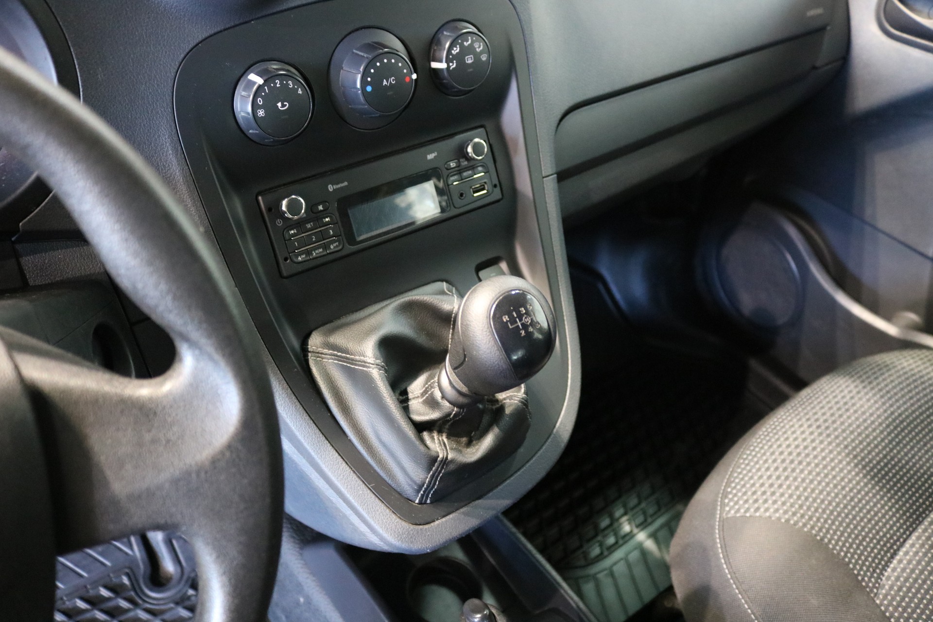 MERCEDES-BENZ Citan 111 CDI EL Euro 6-image-32