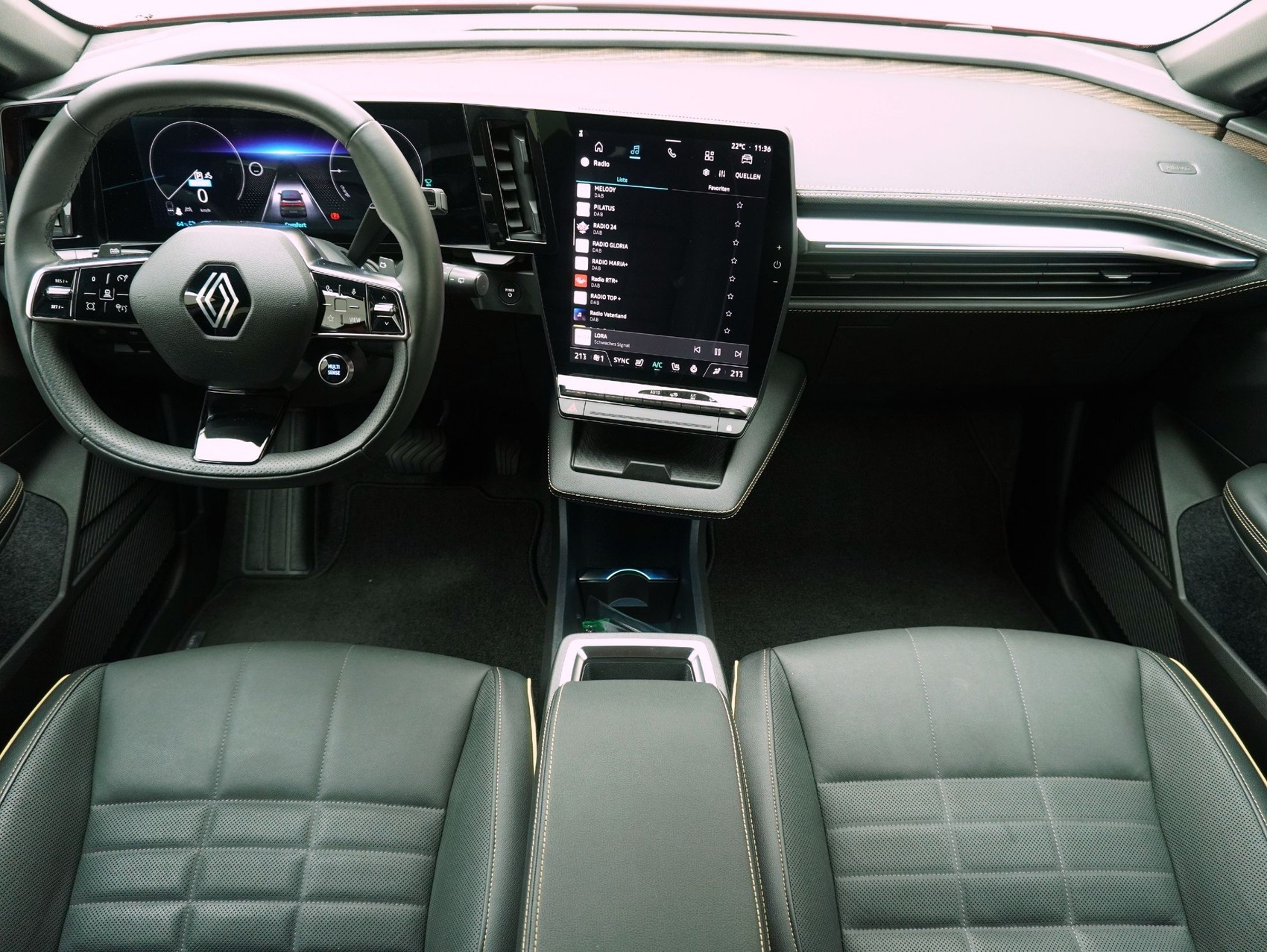 RENAULT Mégane E-Tech iconic-image-14