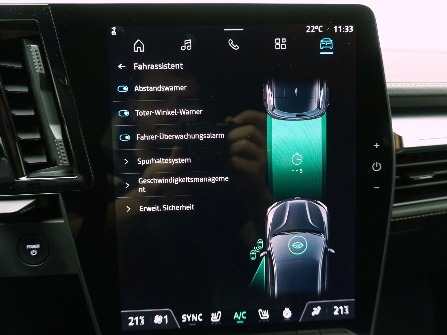 RENAULT Mégane E-Tech iconic-image-24
