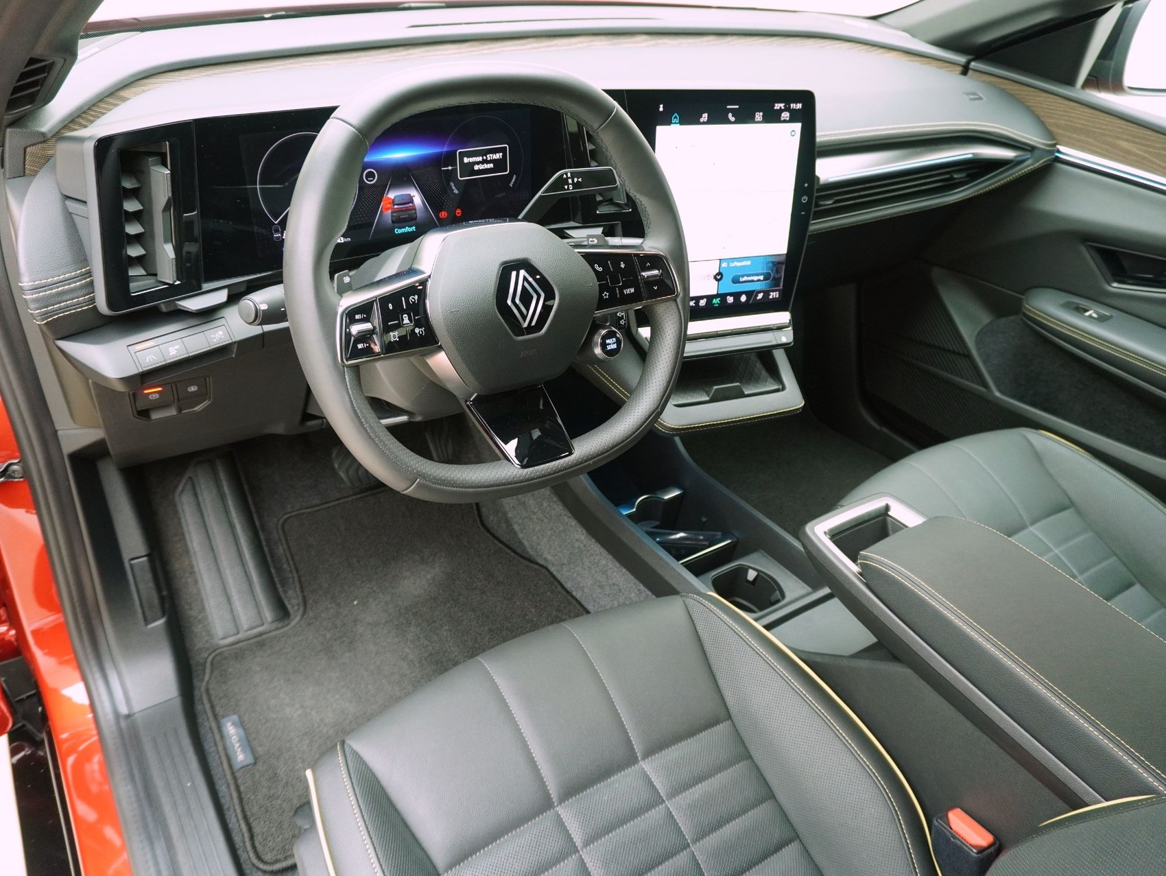 RENAULT Mégane E-Tech iconic-image-11