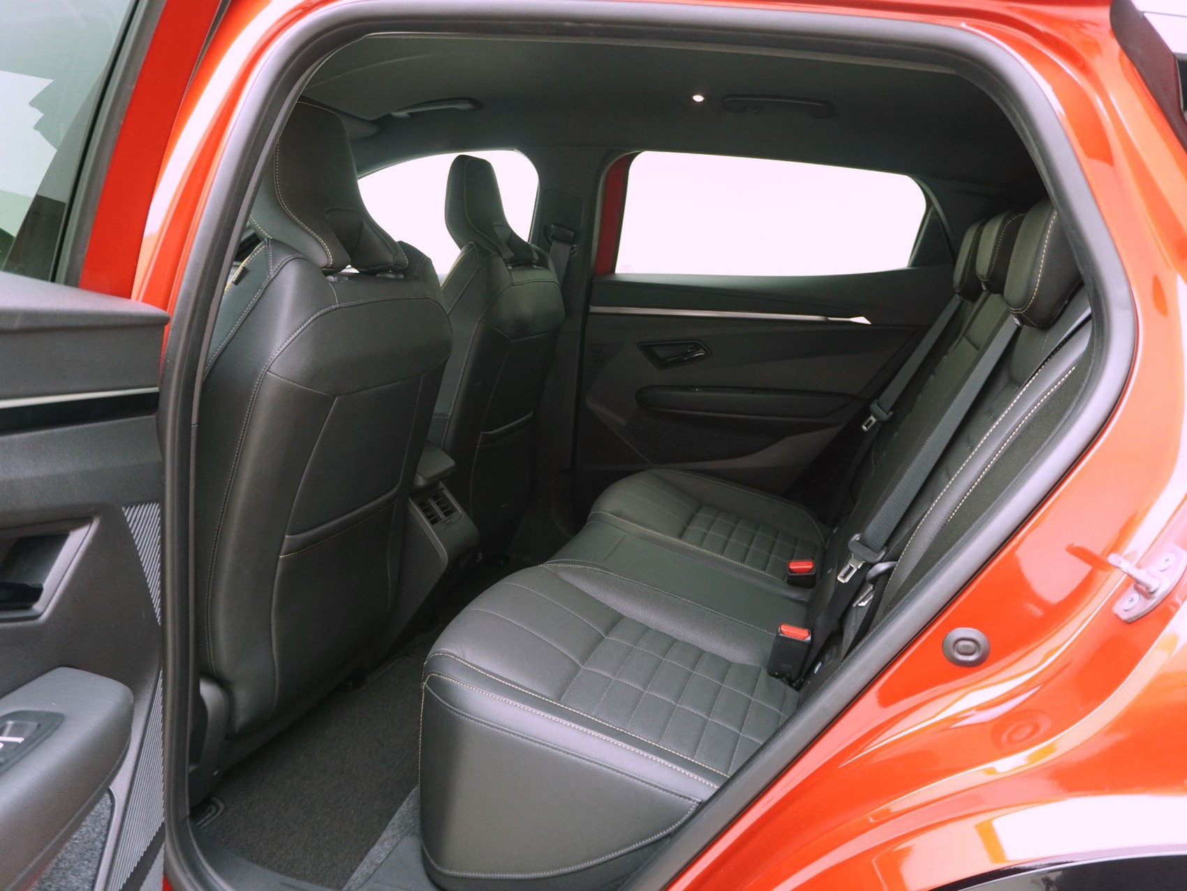 RENAULT Mégane E-Tech iconic-image-12