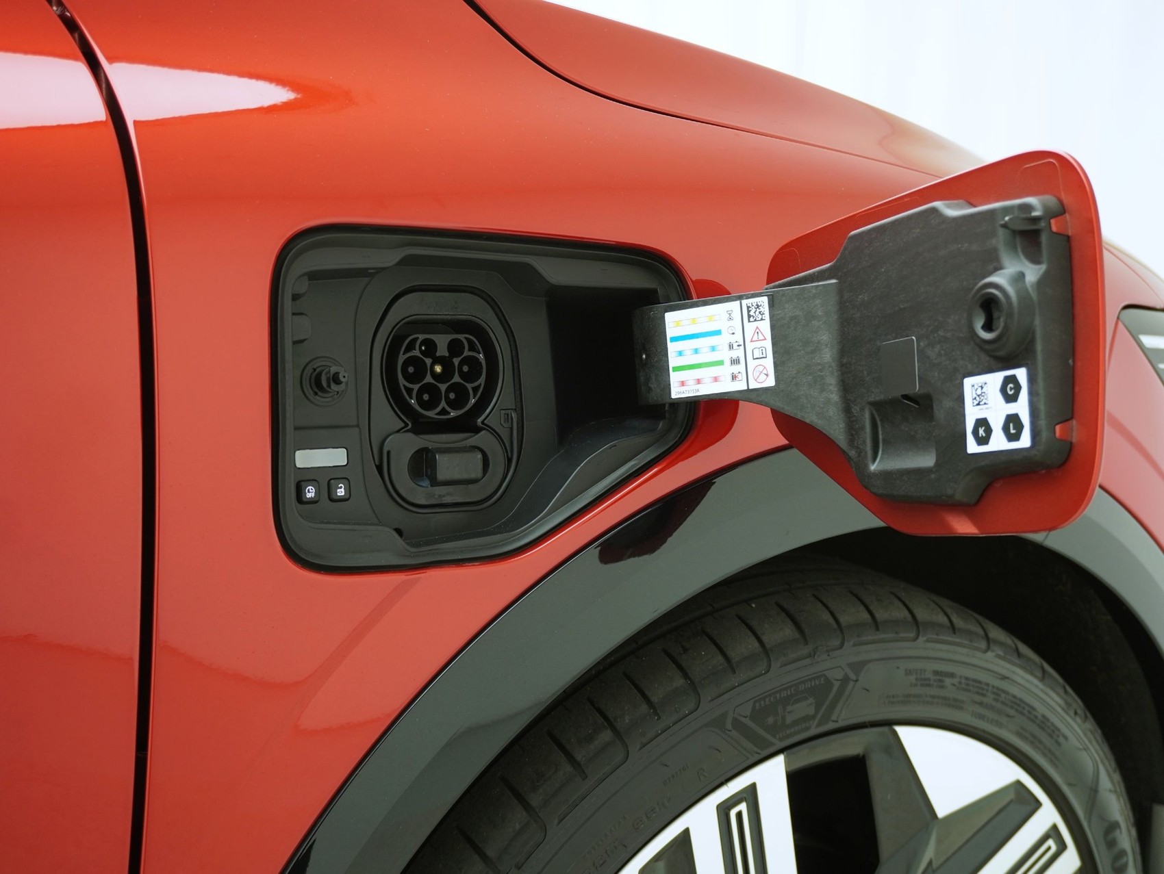 RENAULT Mégane E-Tech iconic-image-7
