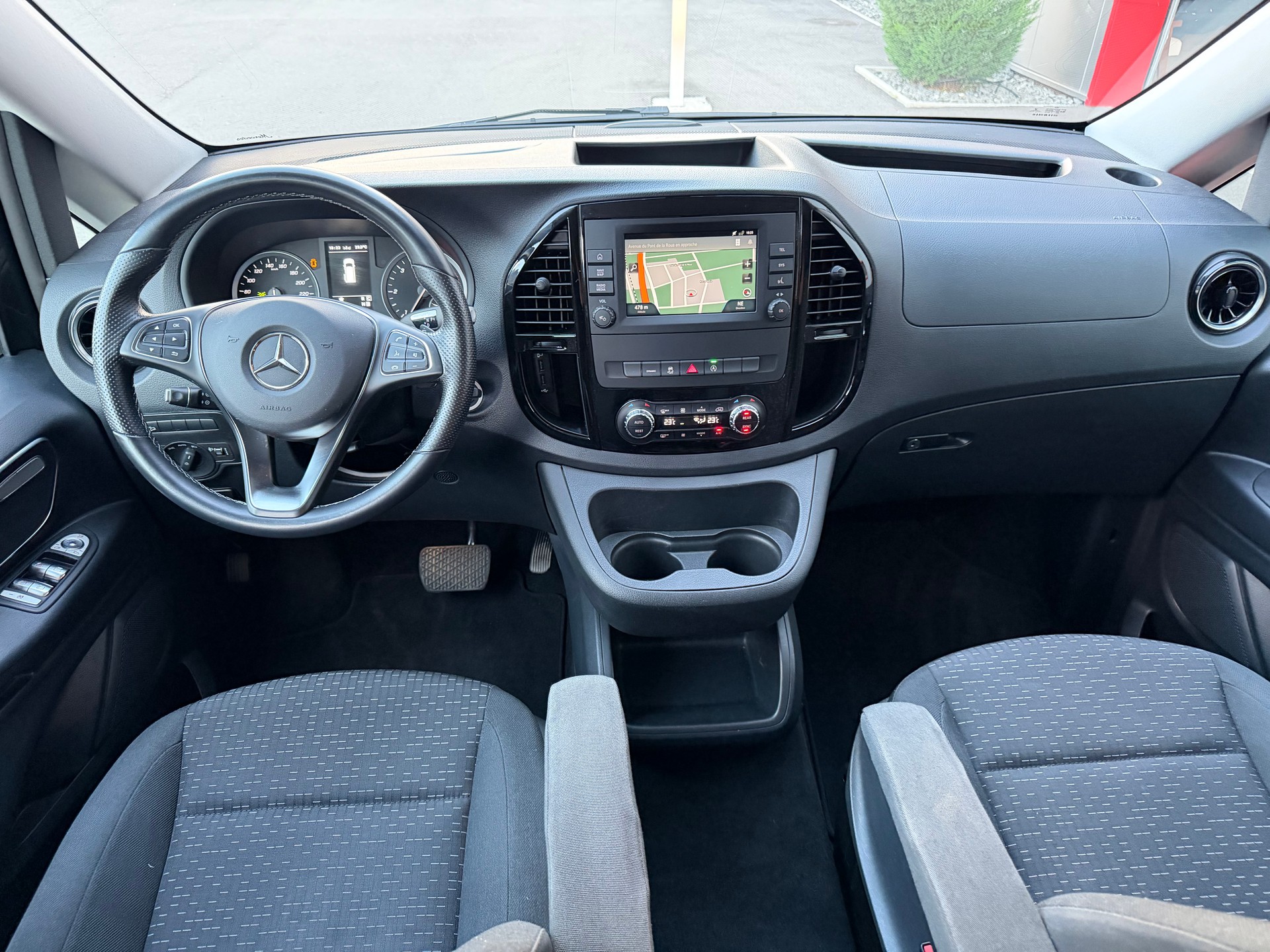 MERCEDES-BENZ Vito 116 CDI Lang Select Tourer 4Matic 9G-Tronic-image-8