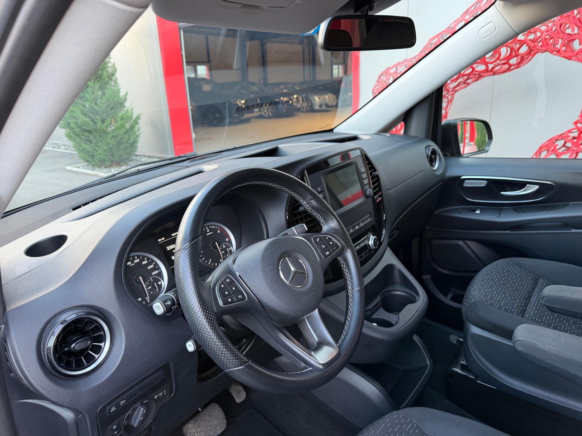 MERCEDES-BENZ Vito 116 CDI Lang Select Tourer 4Matic 9G-Tronic-image-11