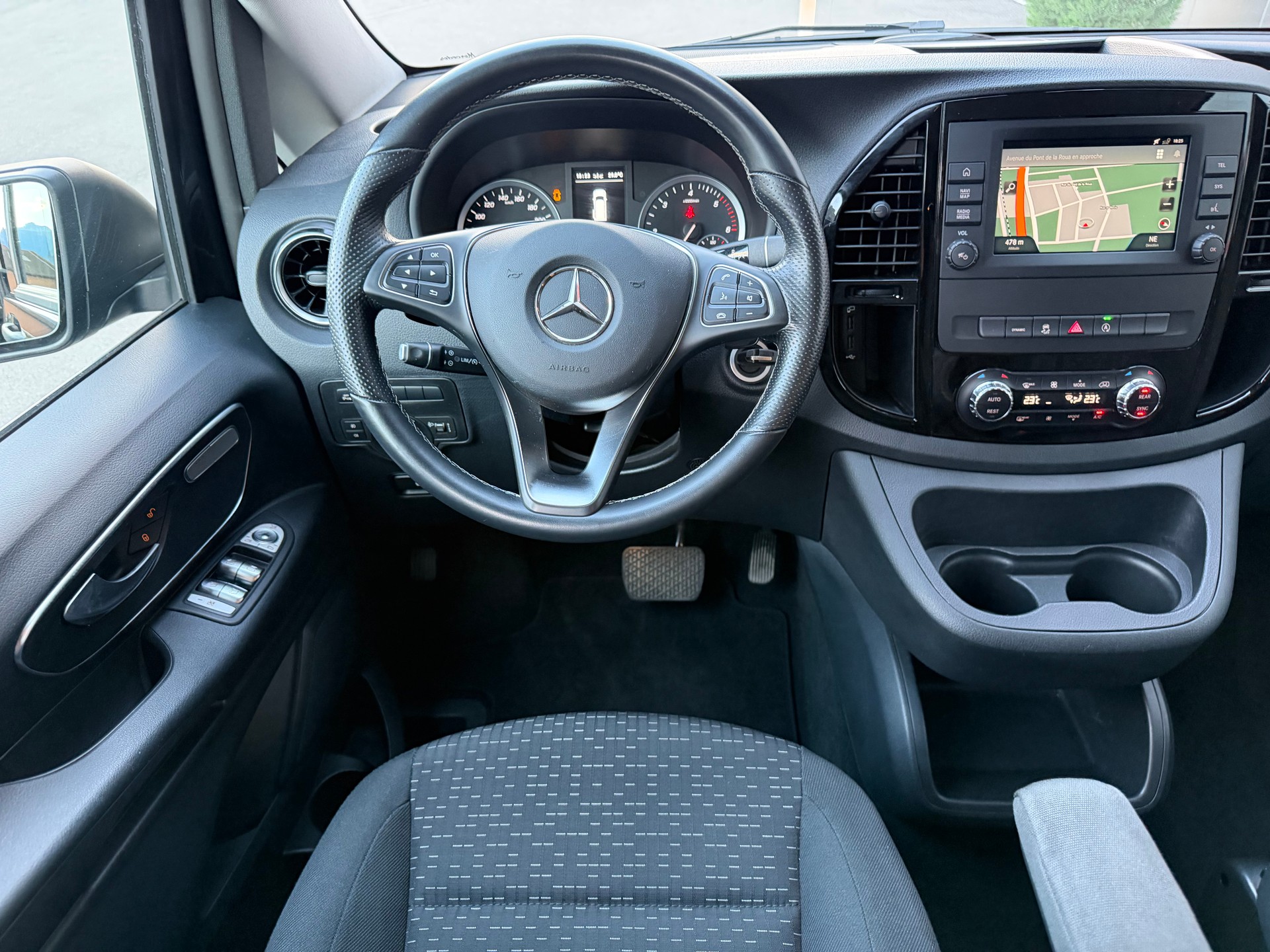 MERCEDES-BENZ Vito 116 CDI Lang Select Tourer 4Matic 9G-Tronic-image-10