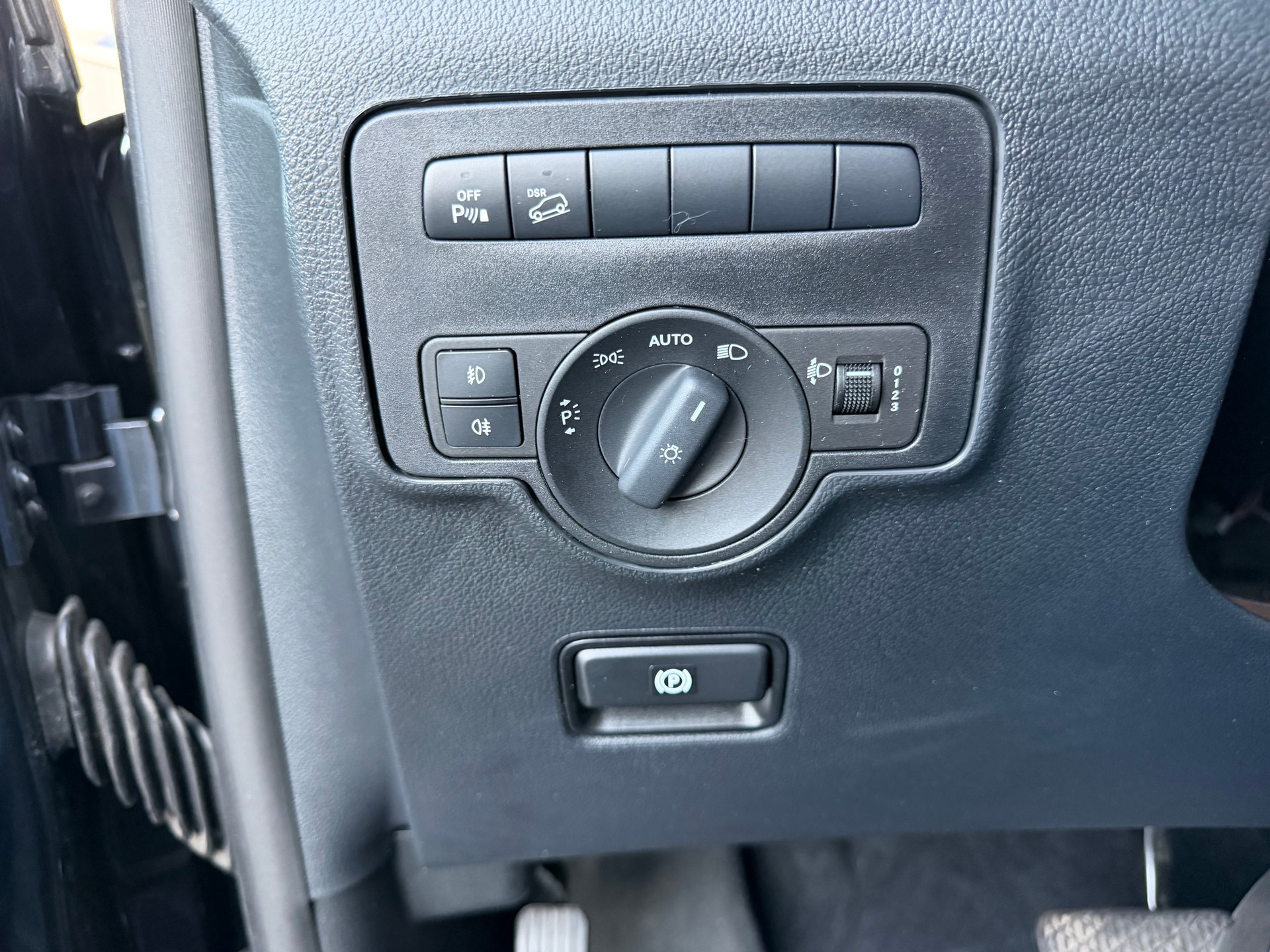 MERCEDES-BENZ Vito 116 CDI Lang Select Tourer 4Matic 9G-Tronic-image-21
