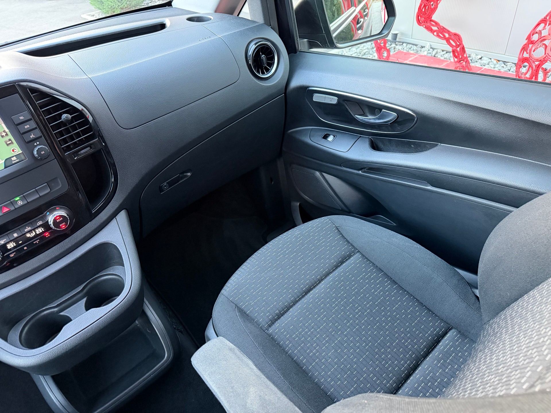 MERCEDES-BENZ Vito 116 CDI Lang Select Tourer 4Matic 9G-Tronic-image-14