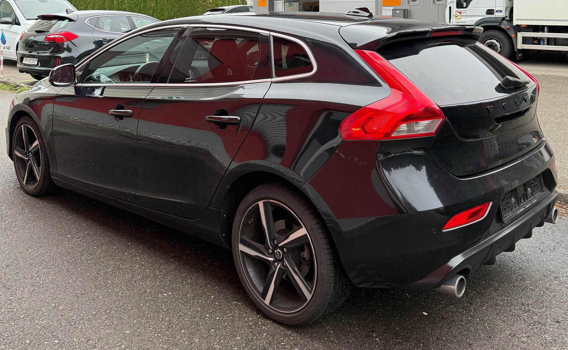 VOLVO V40 D4 R.design-image-6