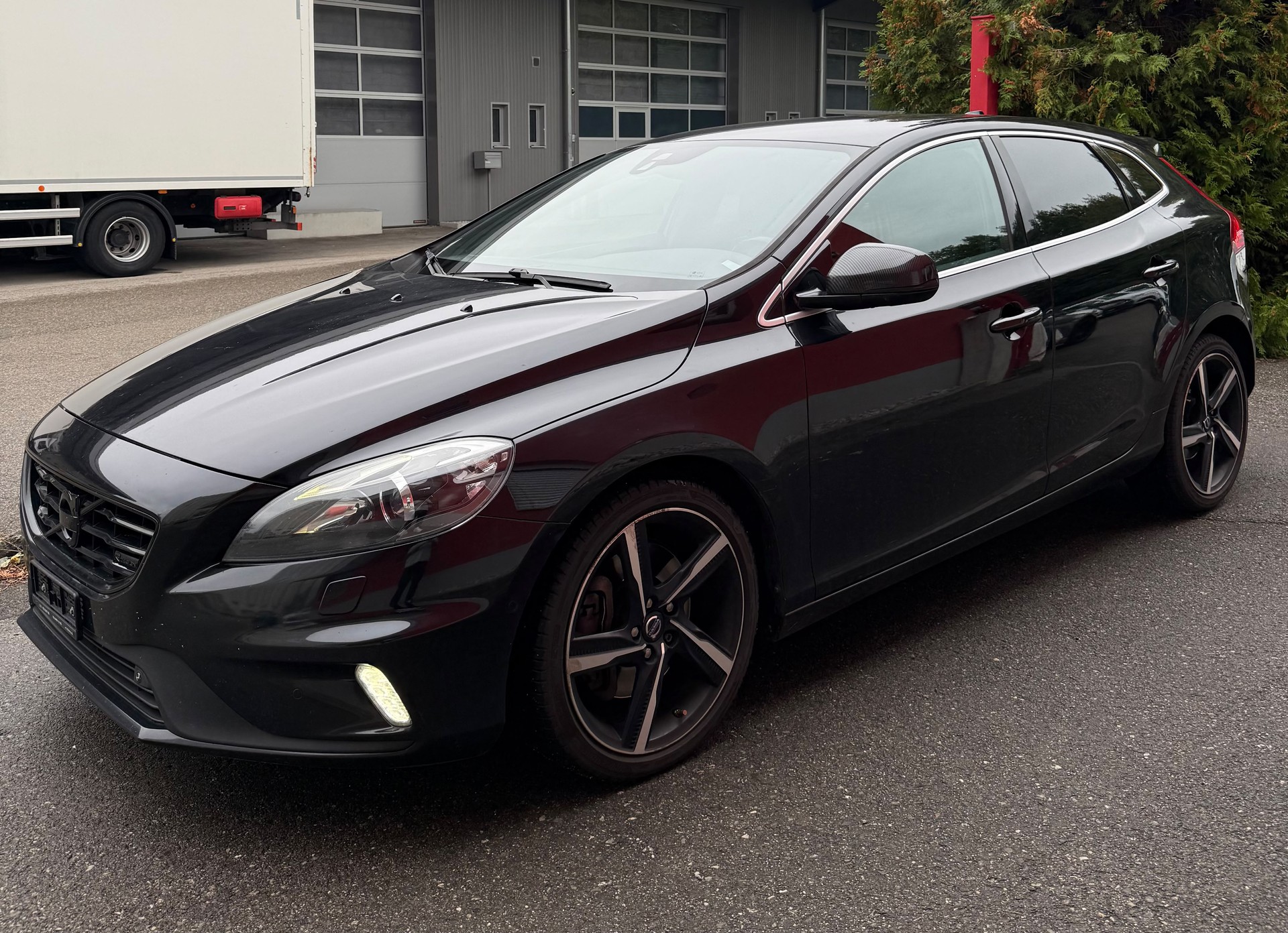 VOLVO V40 D4 R.design-image-5
