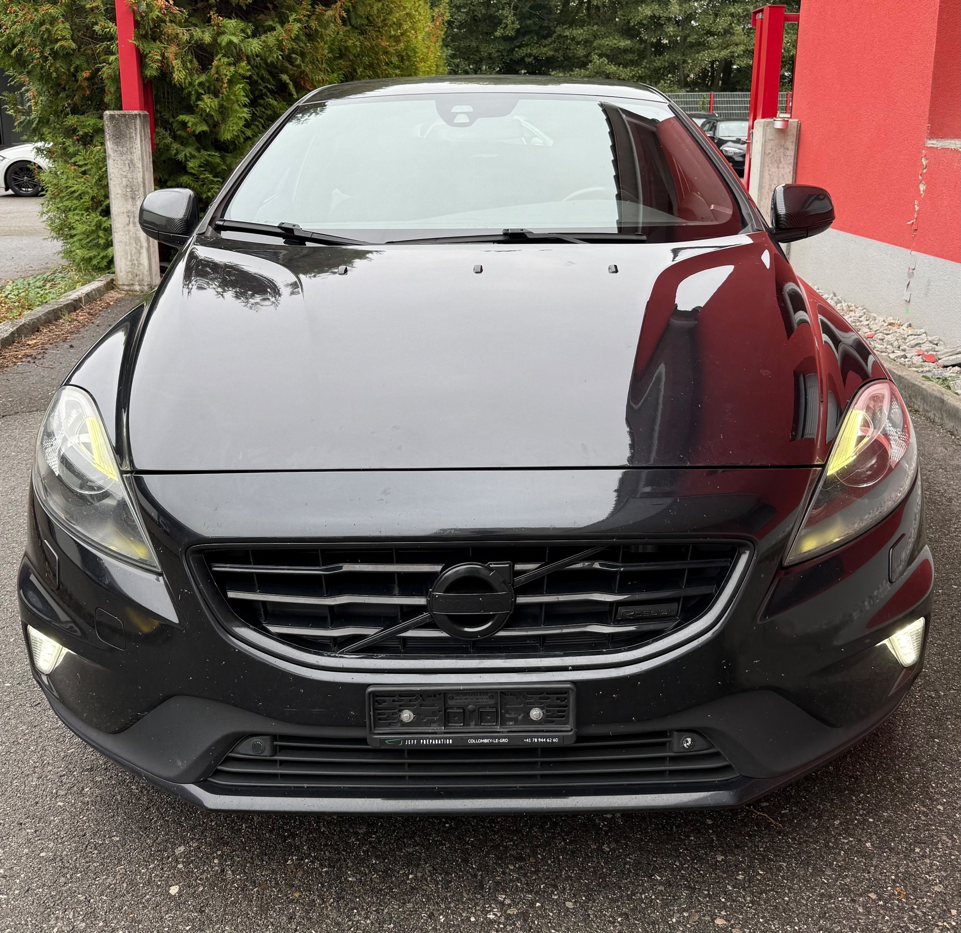 VOLVO V40 D4 R.design-image-0
