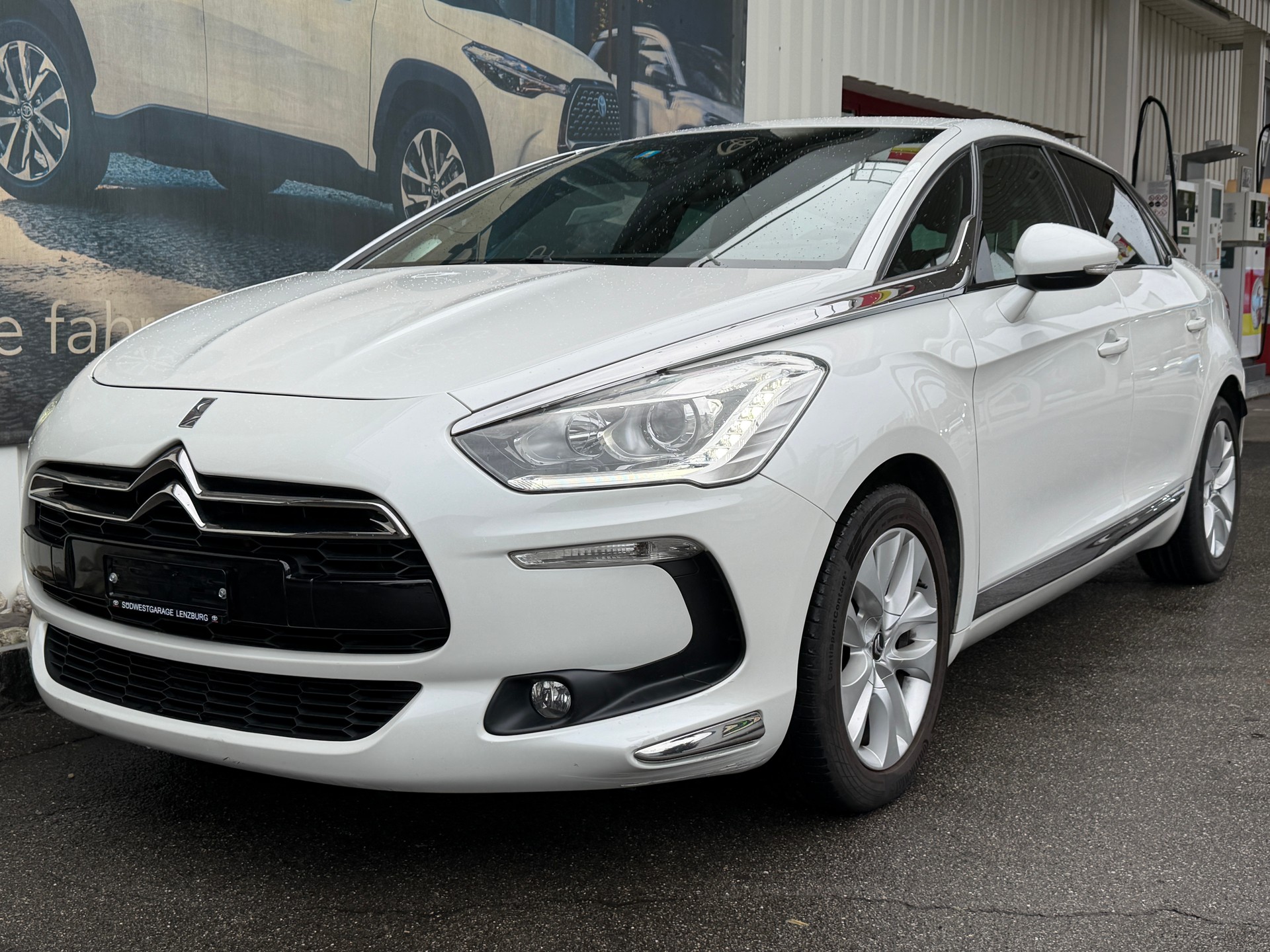 DS AUTOMOBILES DS5 1.6 Turbo SO Chic Automatic-image-2