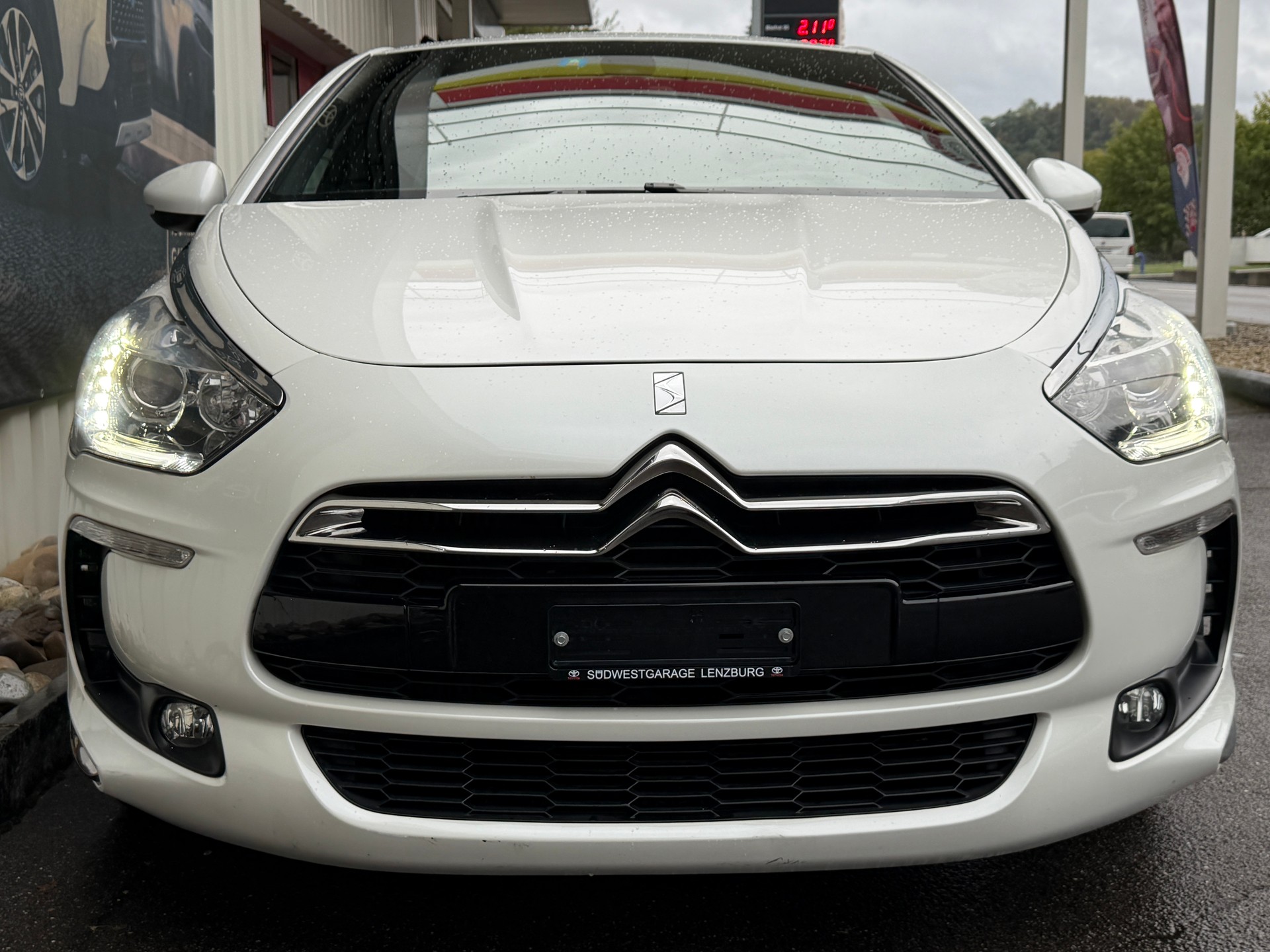 DS AUTOMOBILES DS5 1.6 Turbo SO Chic Automatic-image-3