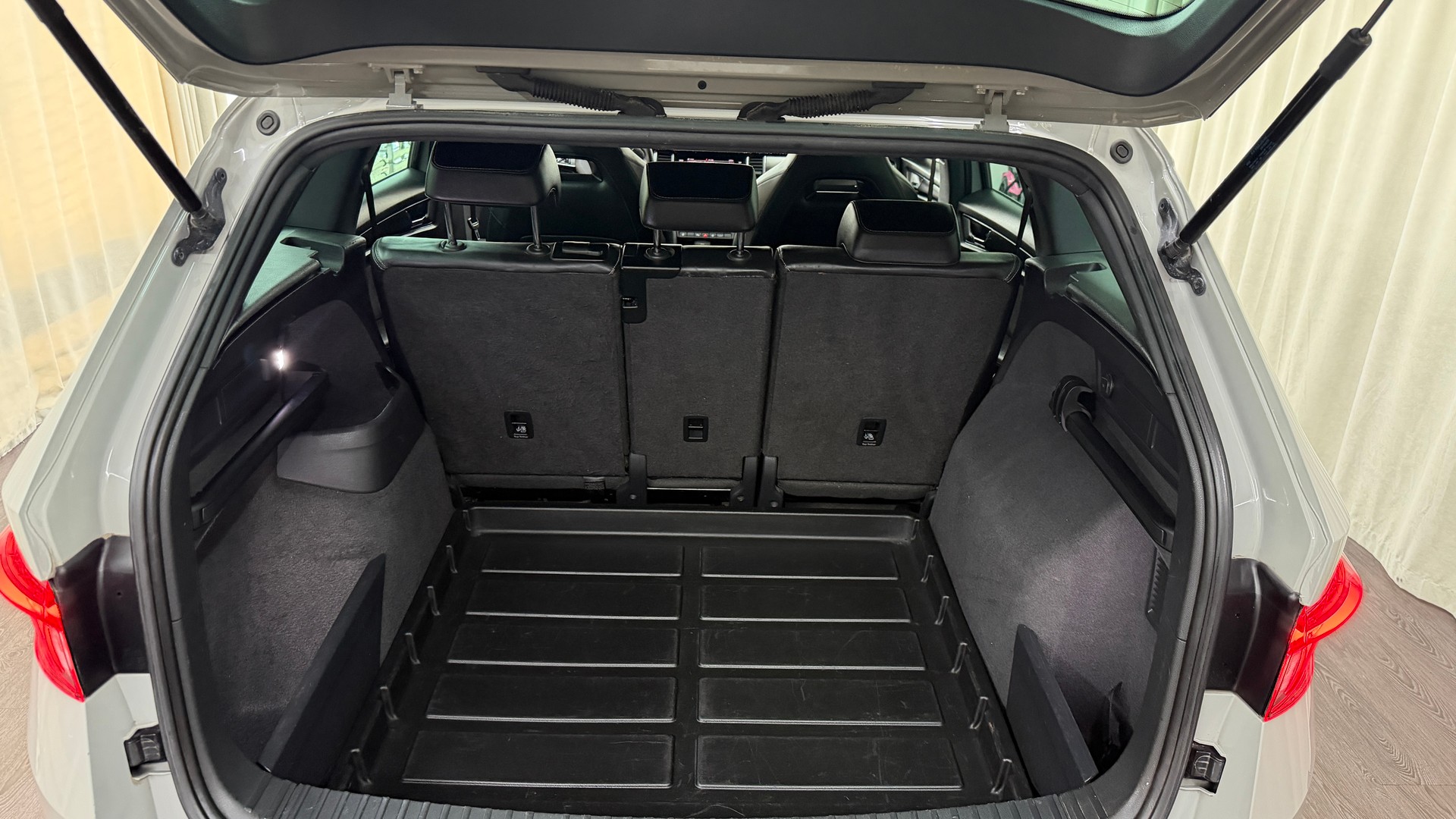 SKODA Kodiaq 2.0 TSI 4x4 Sport Line-image-14