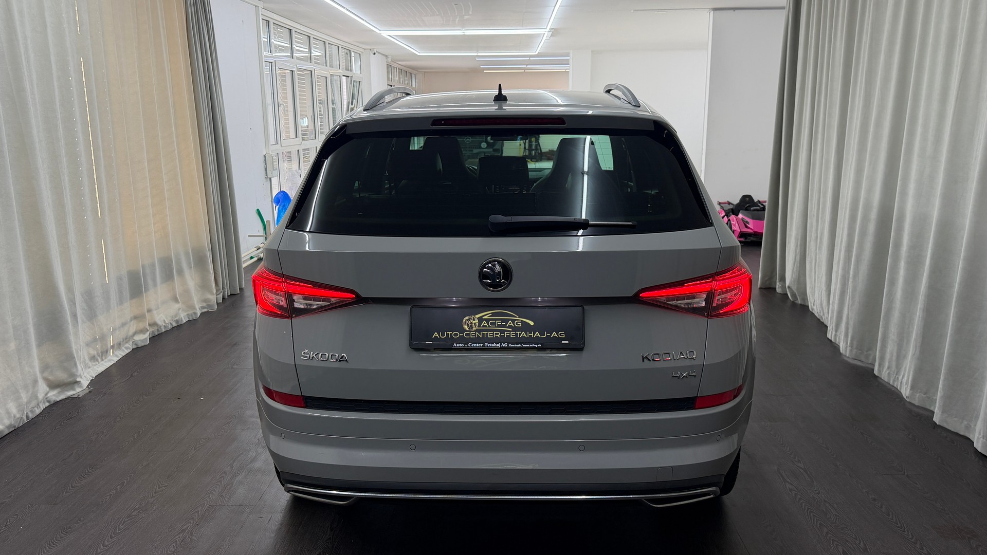 SKODA Kodiaq 2.0 TSI 4x4 Sport Line-image-4