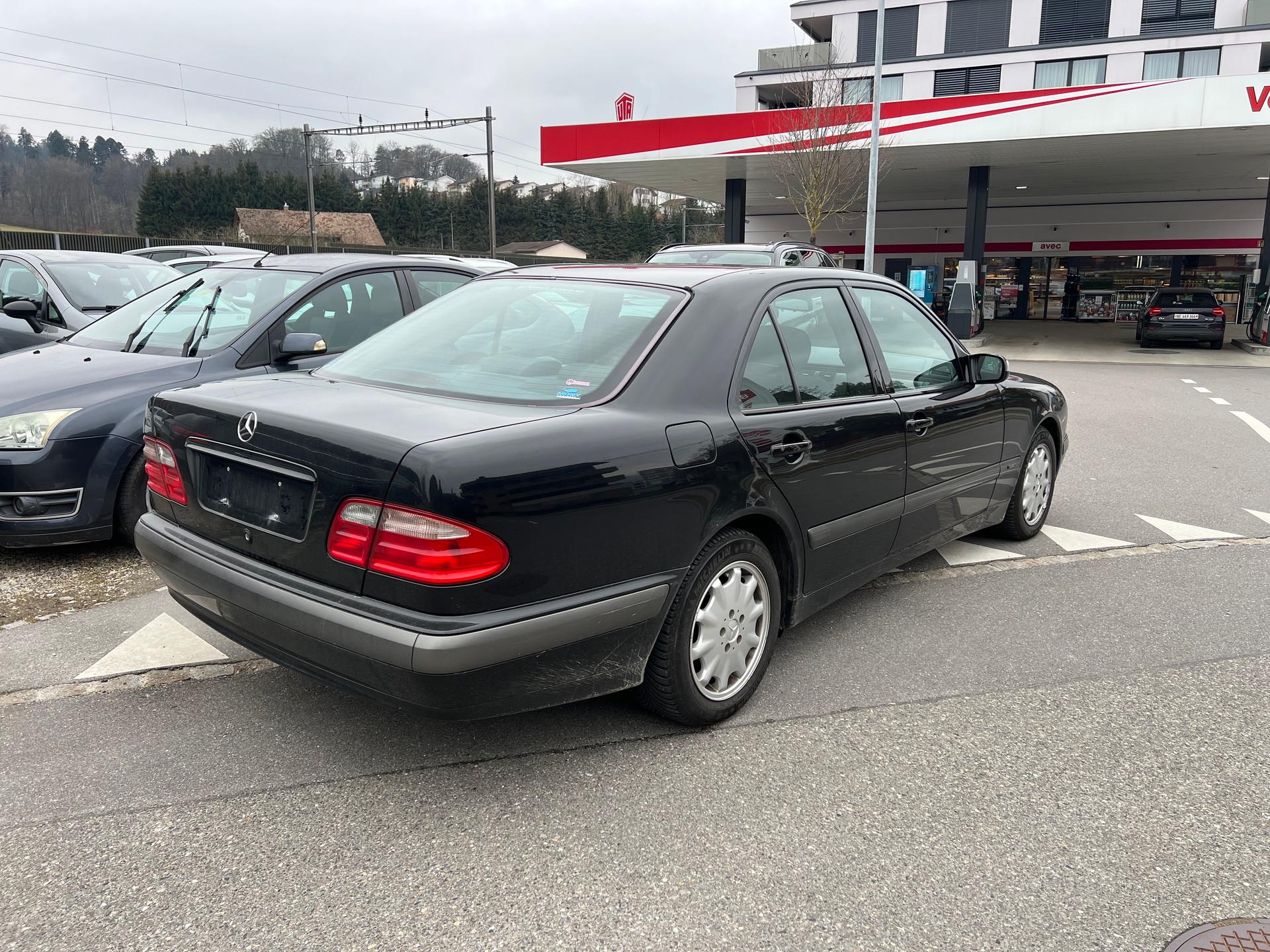 MERCEDES-BENZ MERCEDES-BENZ E 240 Classic Automat -frisch ab Mfk-image-3